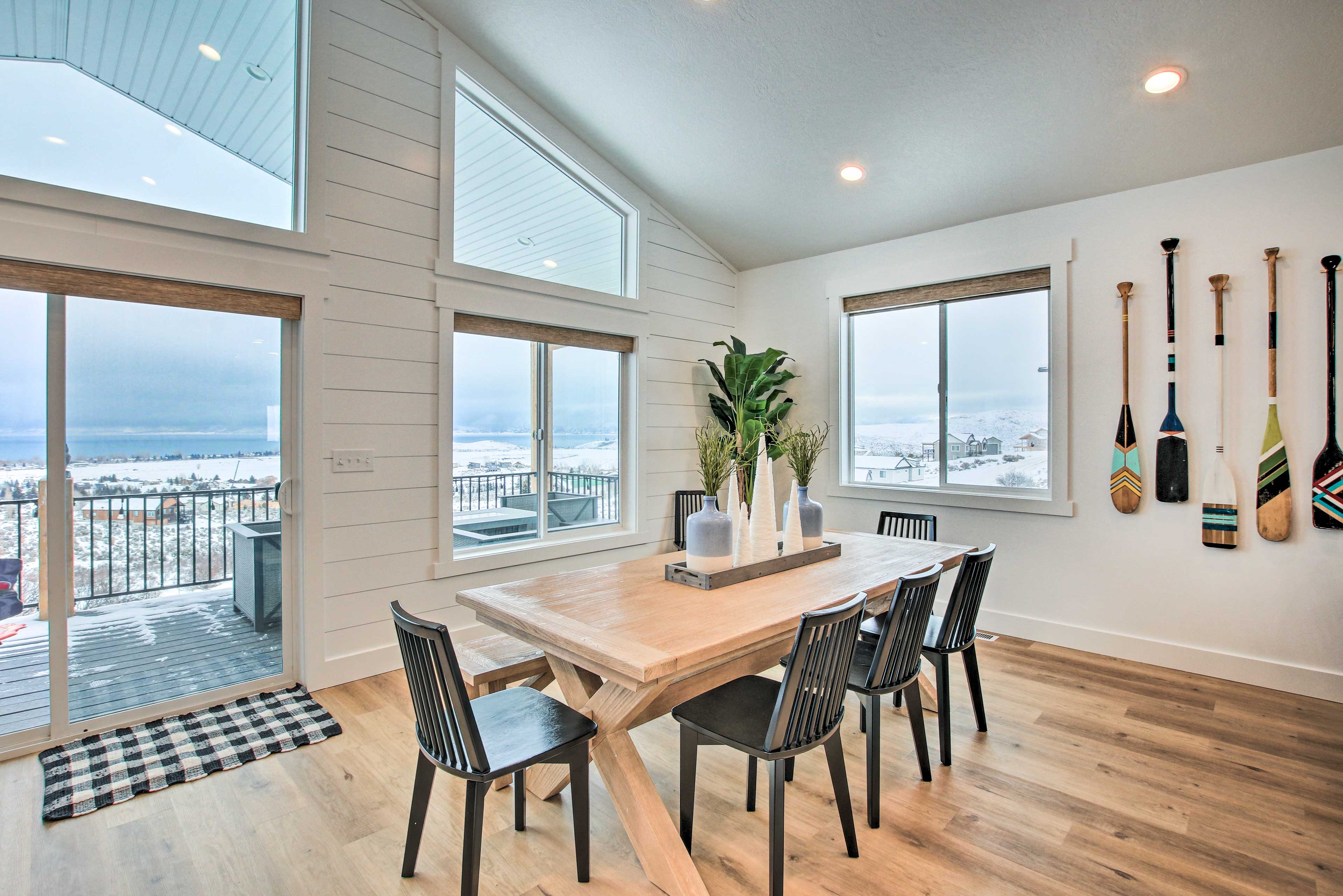 Dining Room | 2nd Floor | Dishware & Flatware Provided