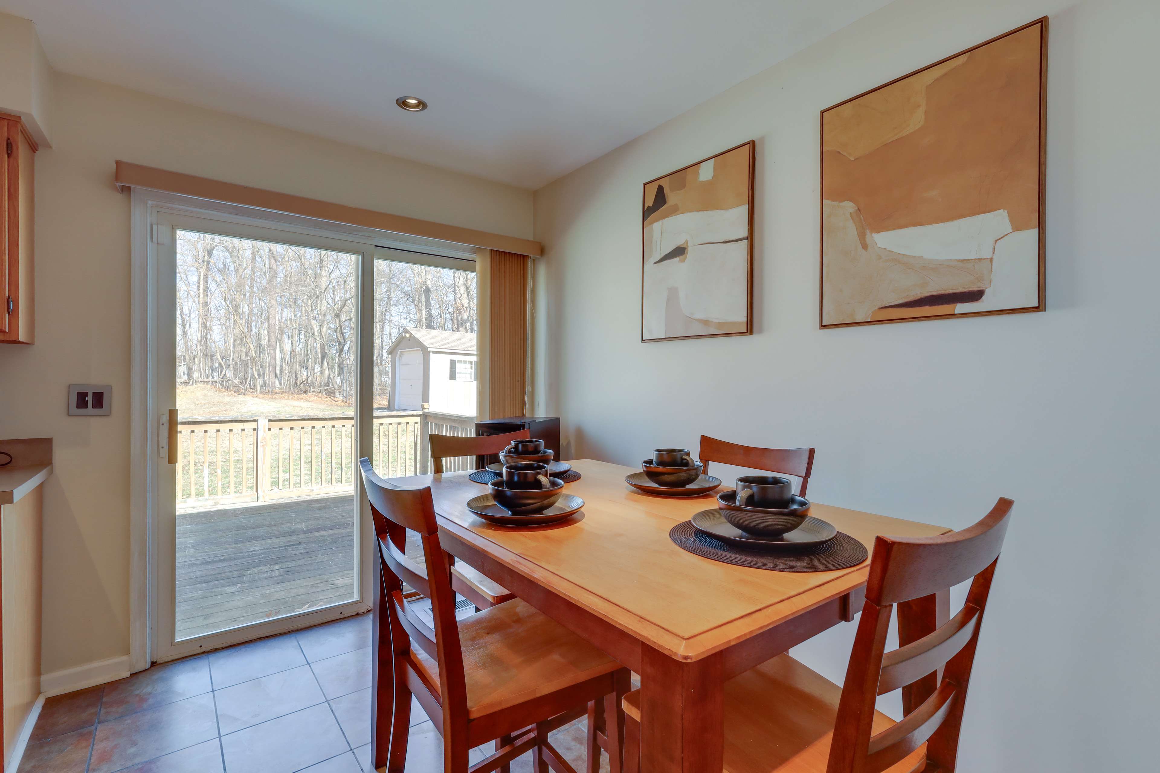 Dining Room | Dishware/Flatware Provided