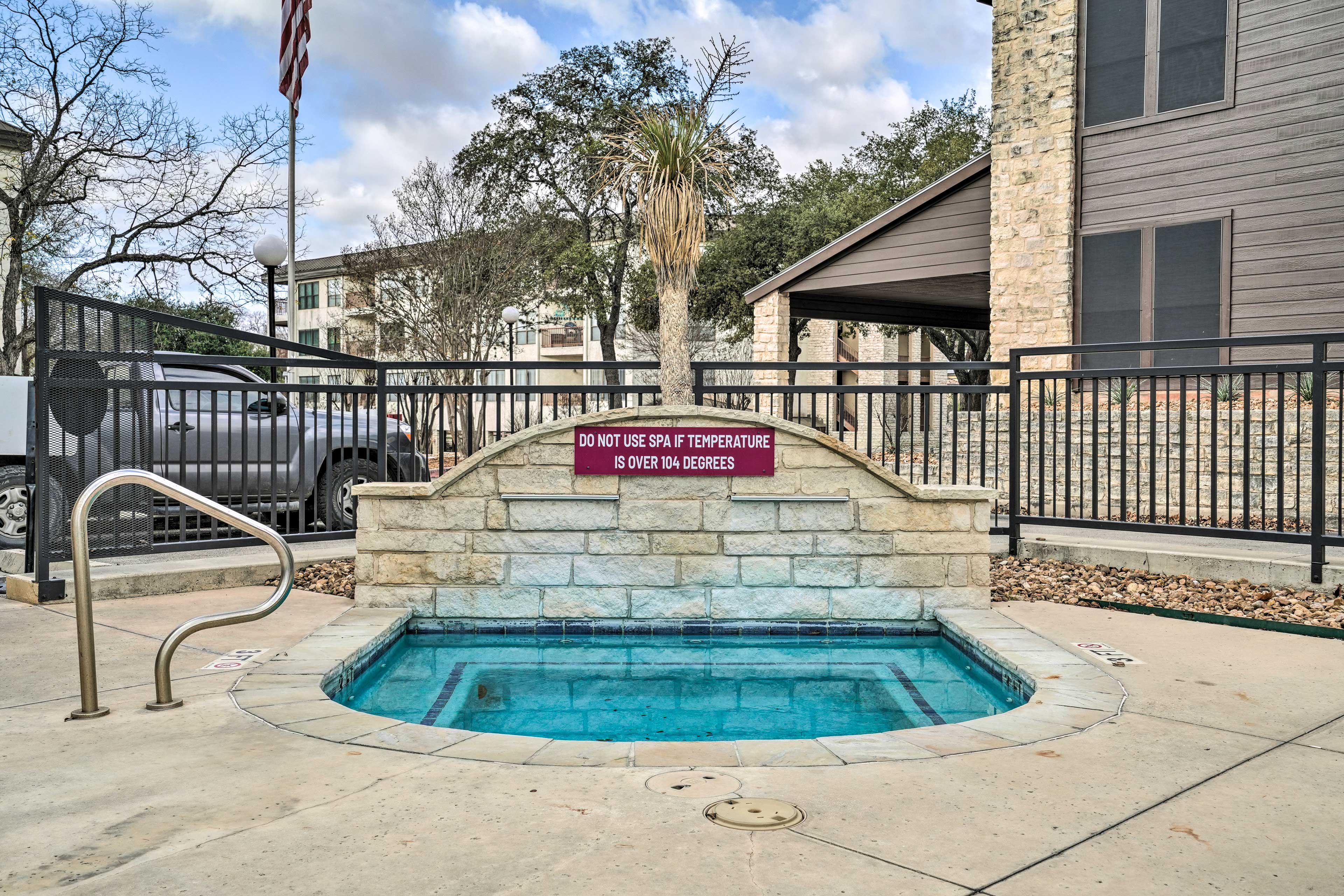 Seasonal Community Hot Tub