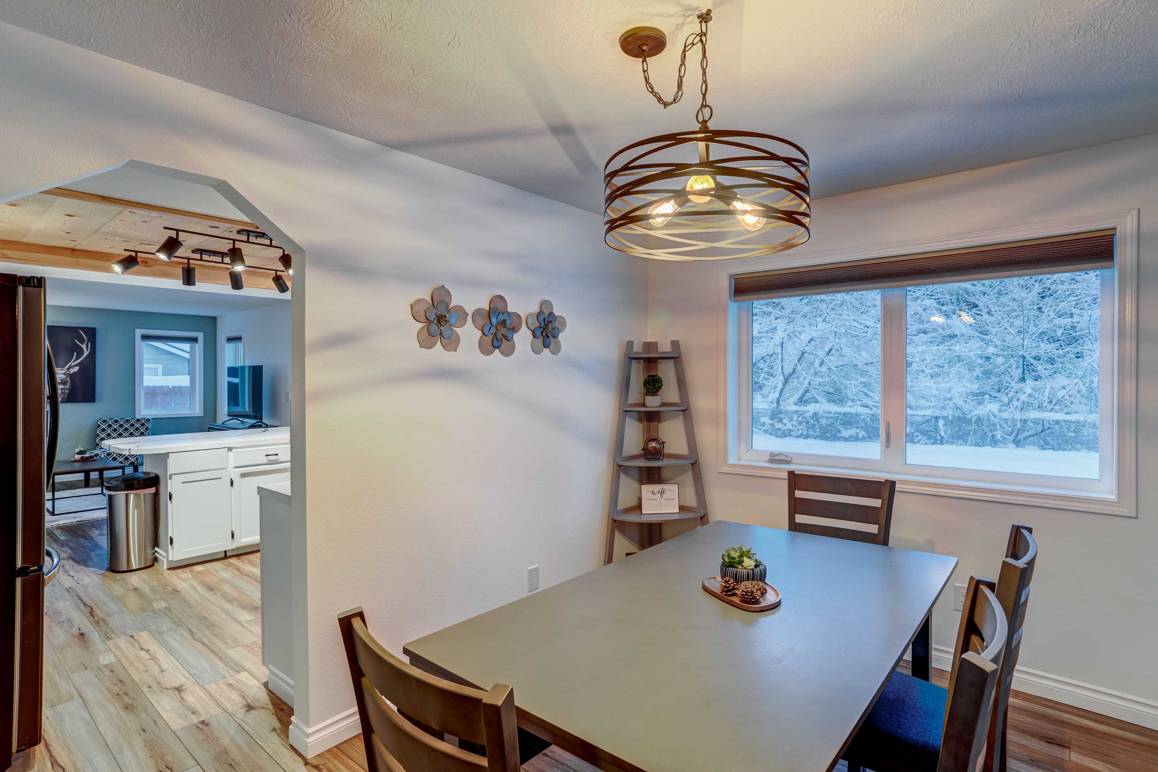 Dining Room | Dishware & Flatware