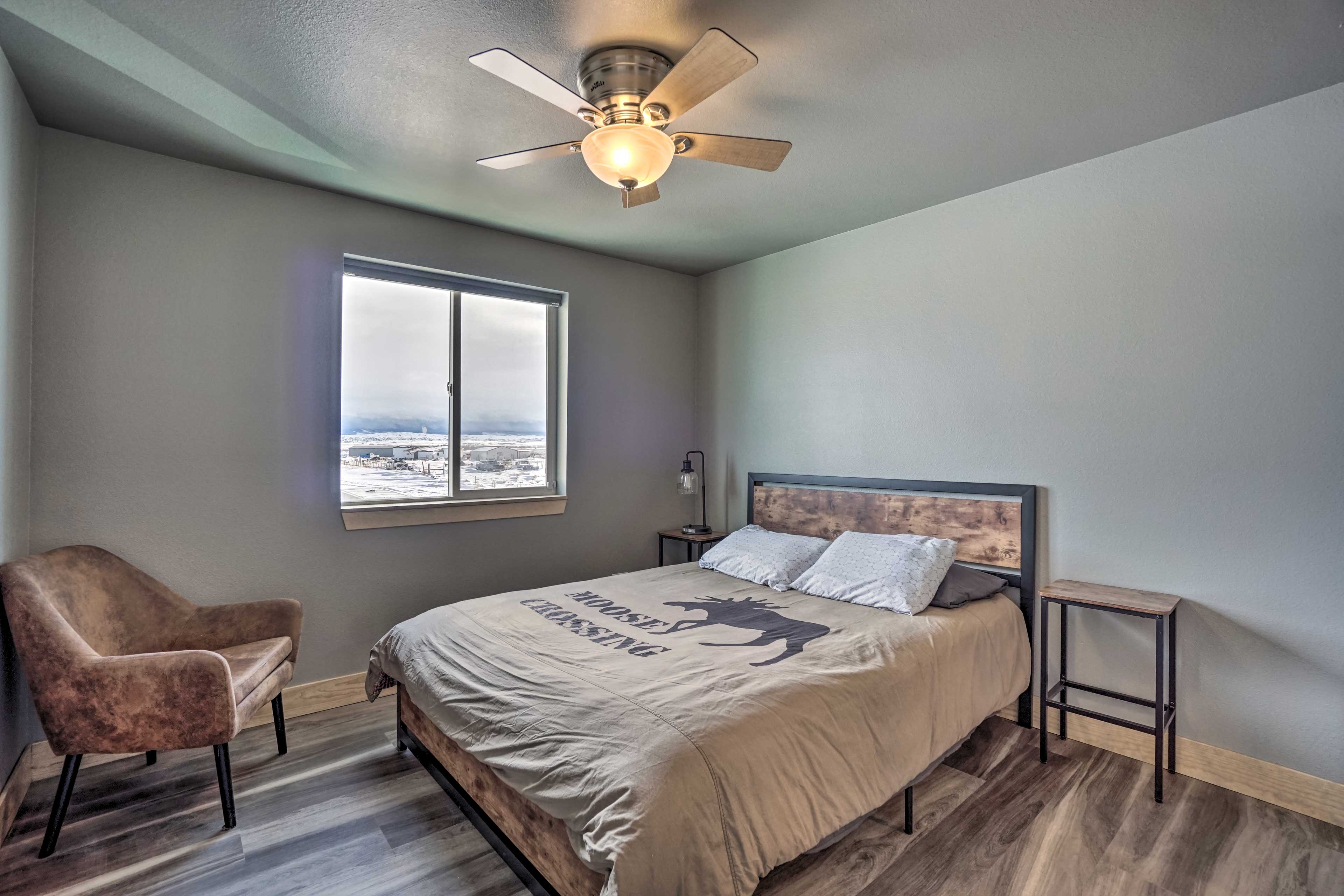 Bedroom 1 | Queen Bed | En-Suite Bathroom