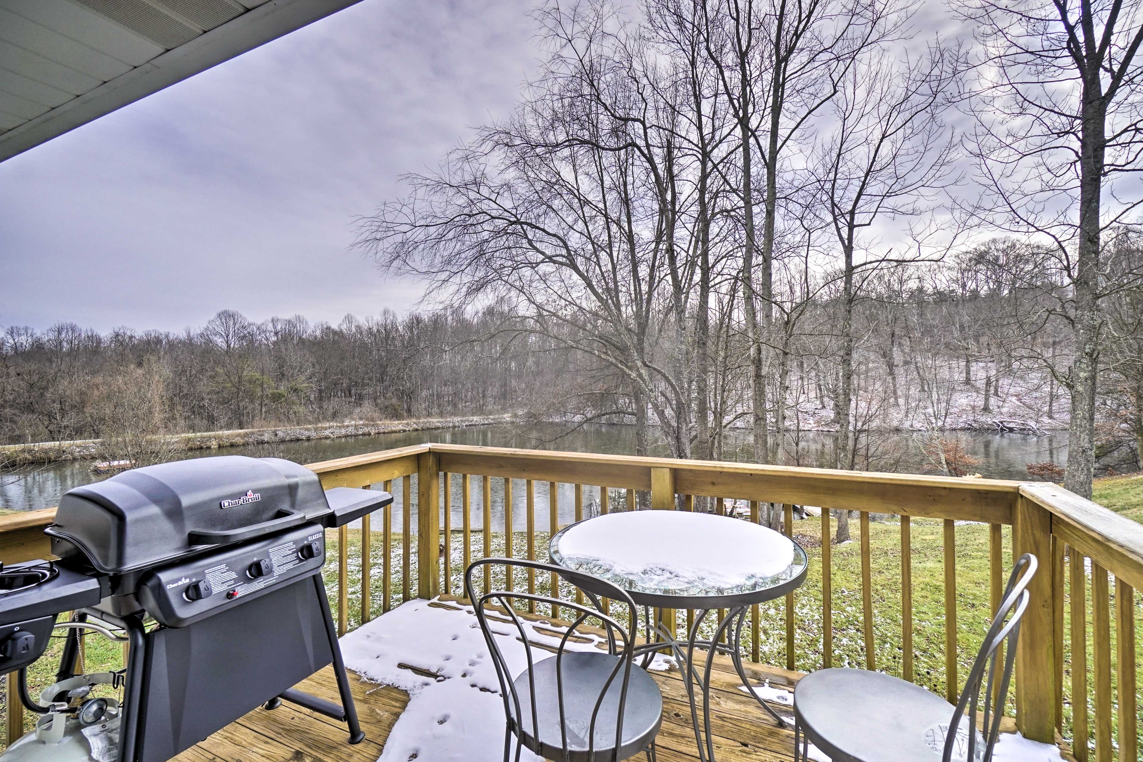 Balcony | Outdoor Dining Table | Gas Grill