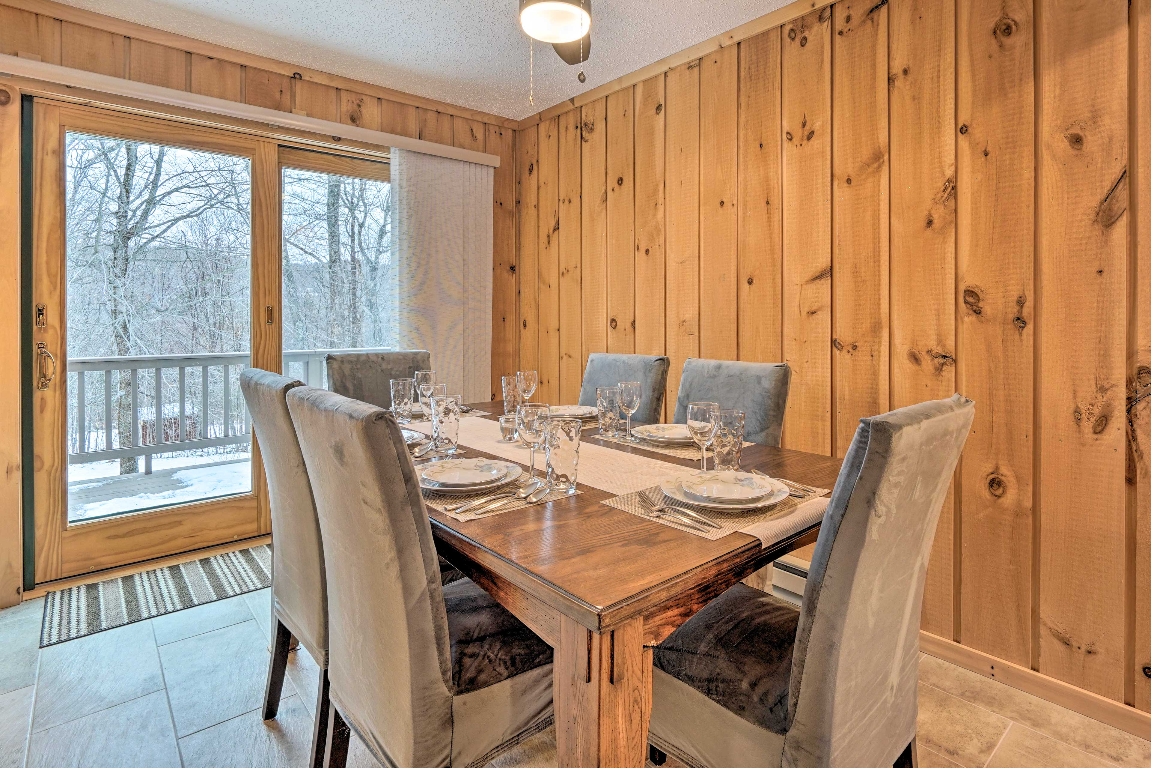 Dining Area | Dishware & Flatware