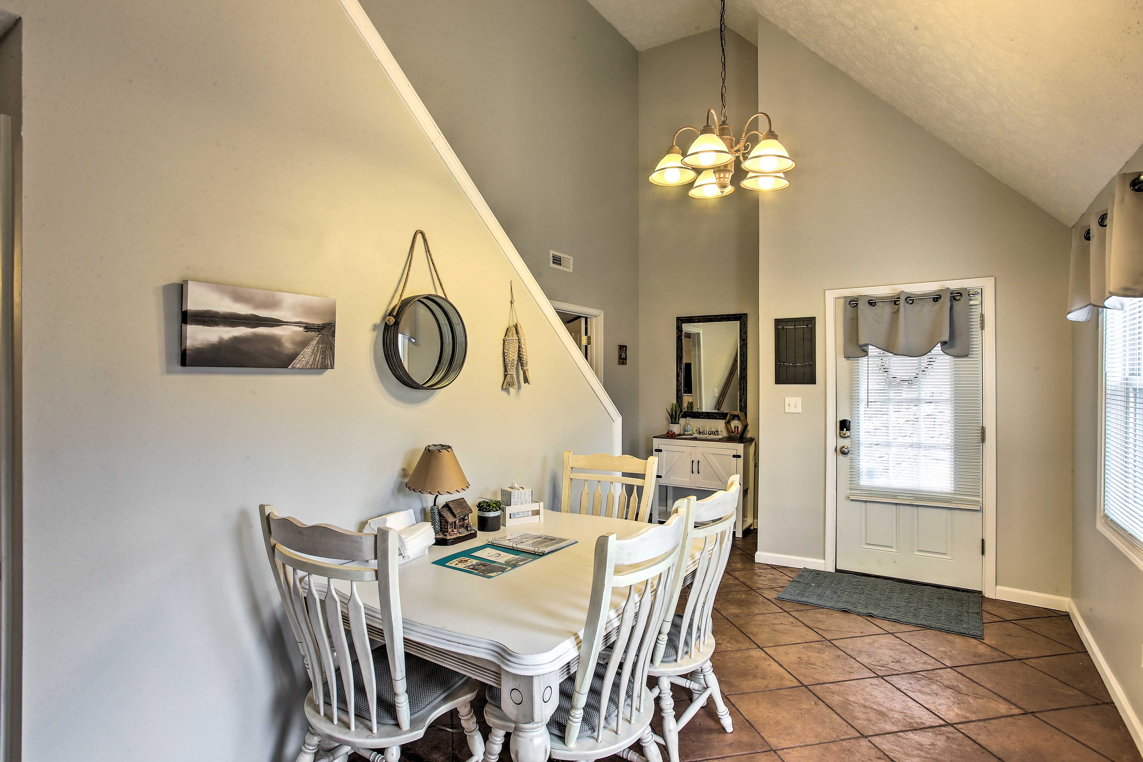 Dining Area | Dishware/Flatware | Trash Bags/Paper Towels