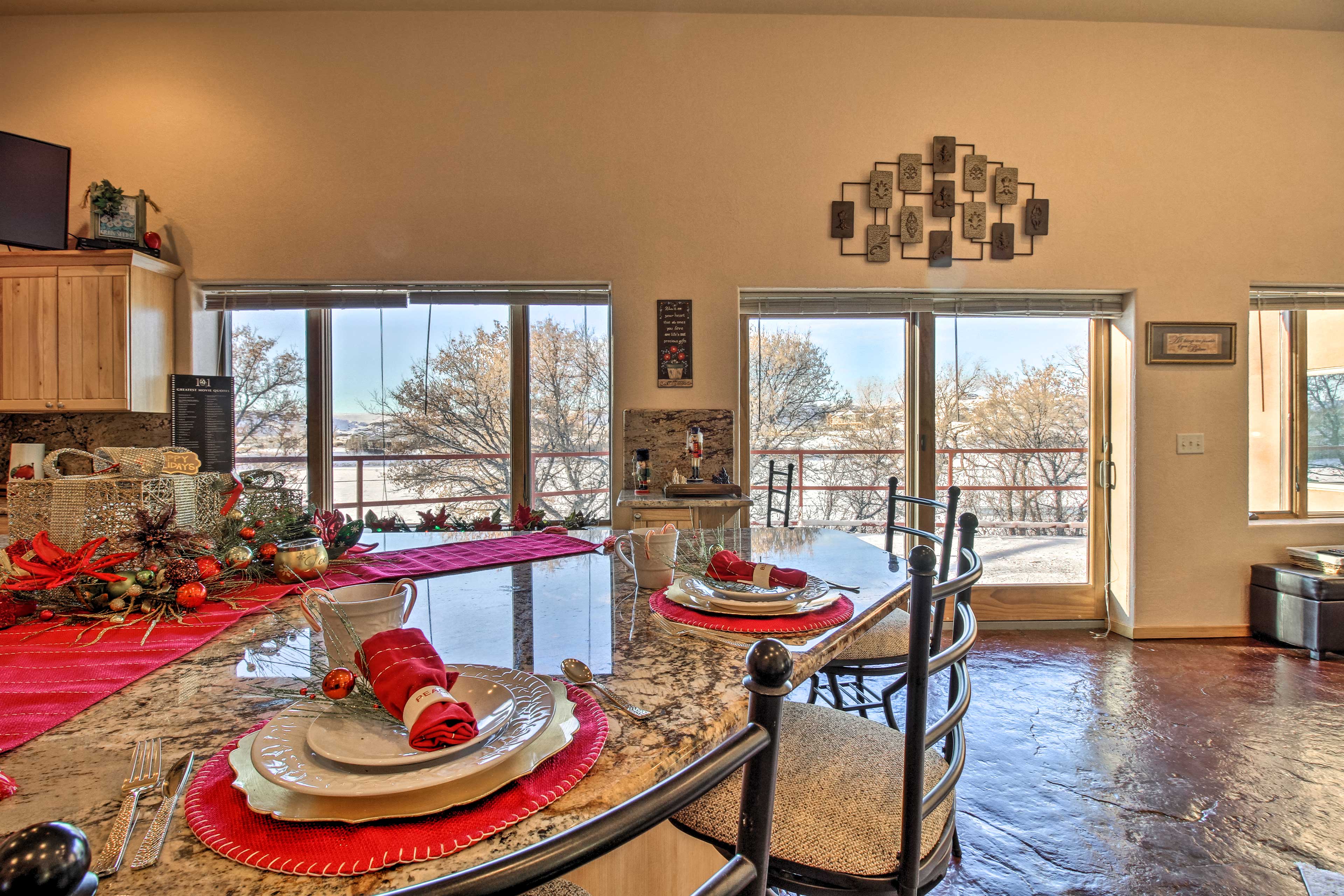 Dining Area | Fully Equipped Kitchen | Dishware & Flatware