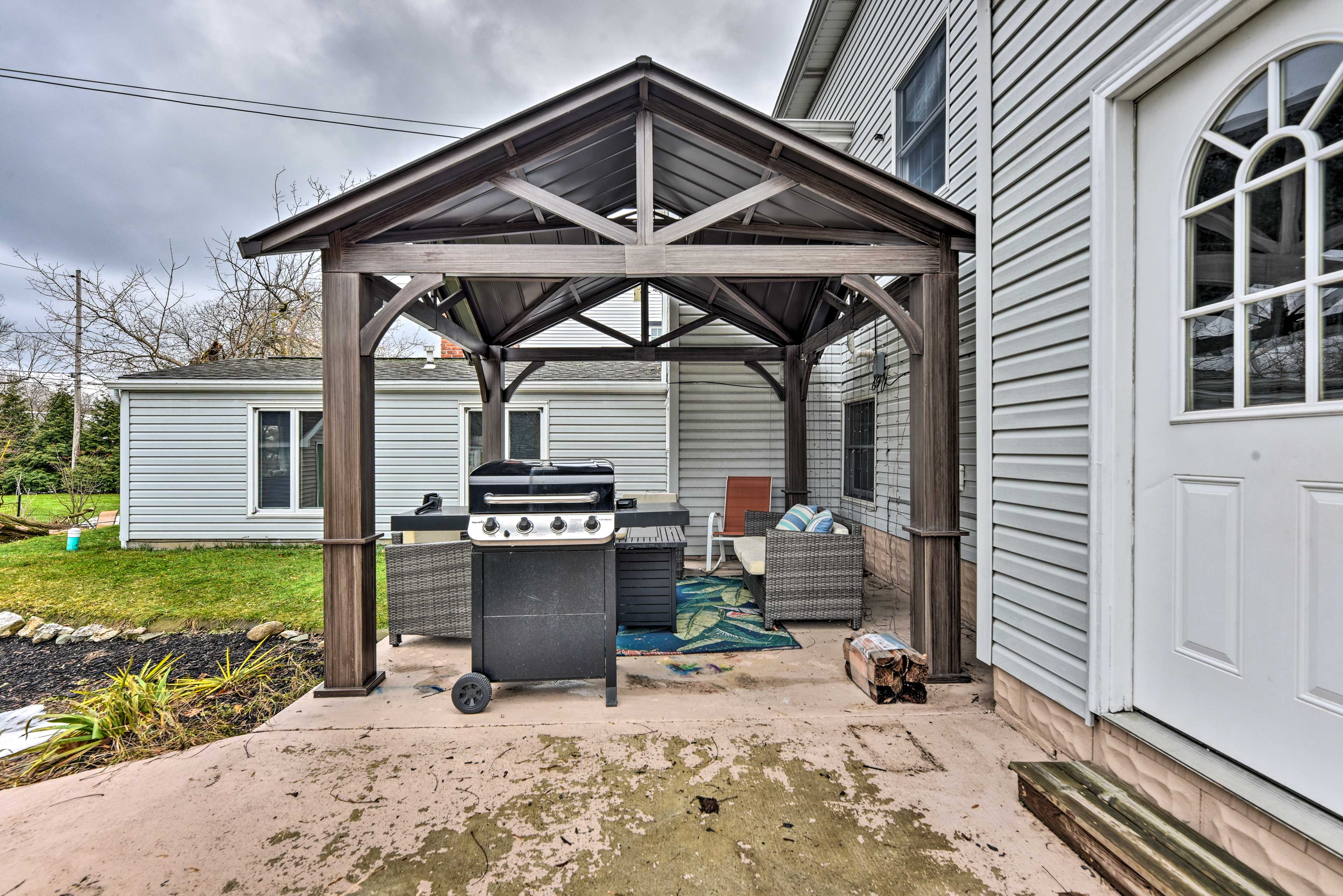 Patio w/ Gazebo | Gas Grill | Fire Table