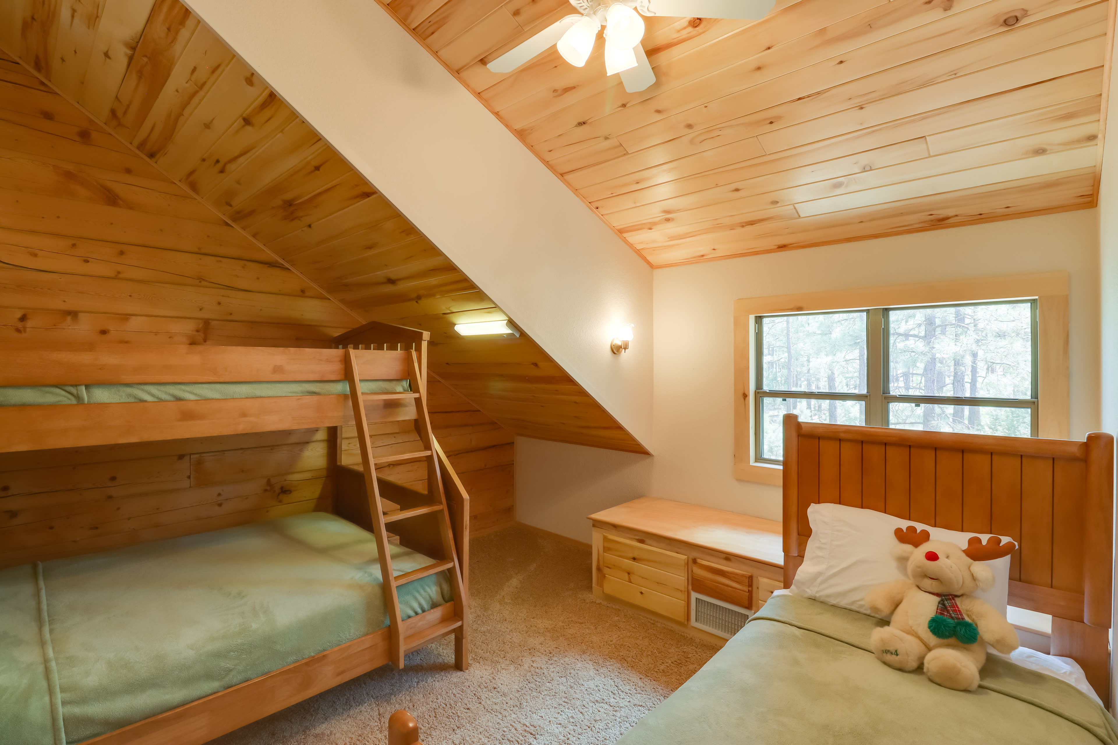 Bedroom 5 | Twin Bed | Twin/Full Bunk Bed