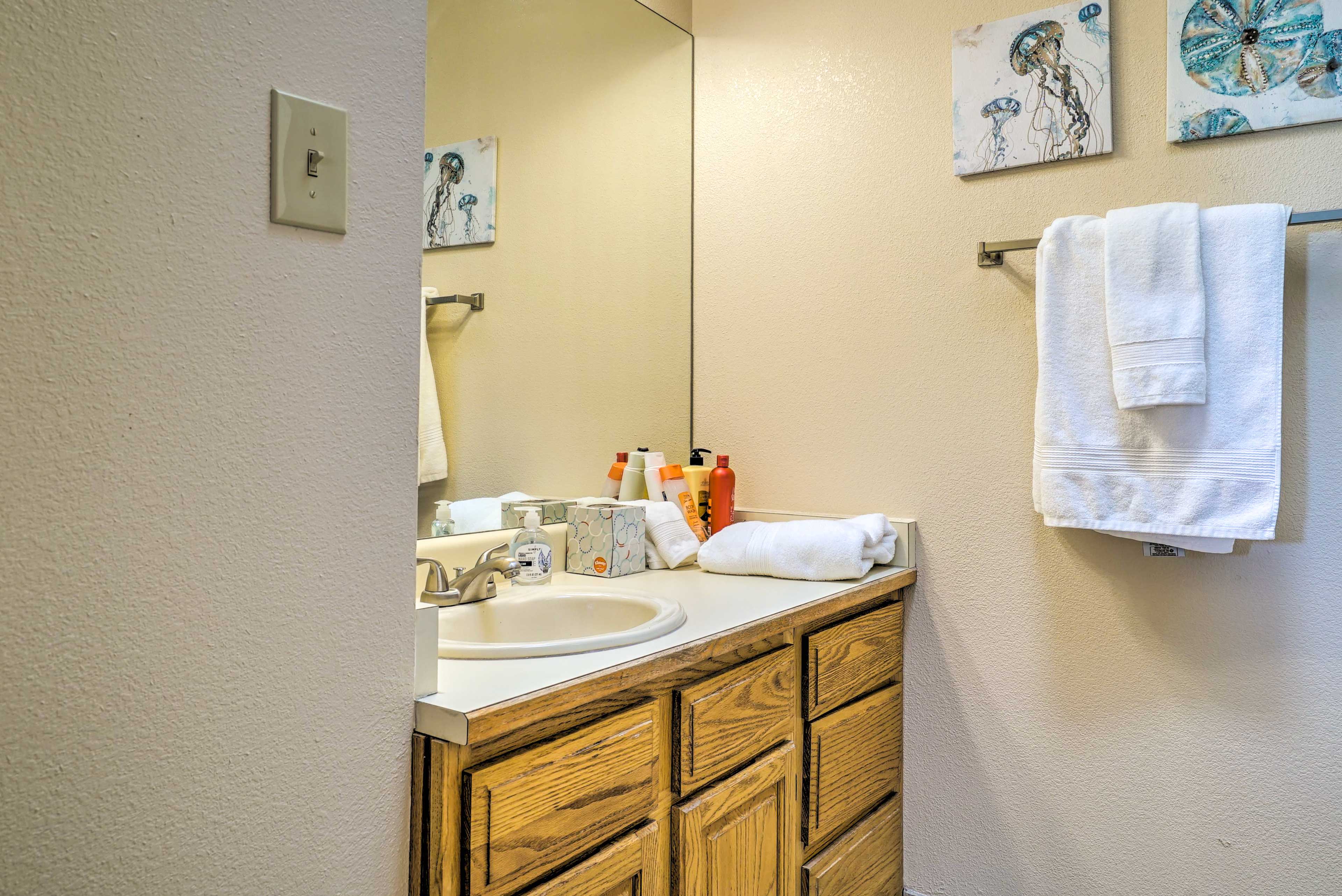 En-Suite Bathroom | Towels Provided