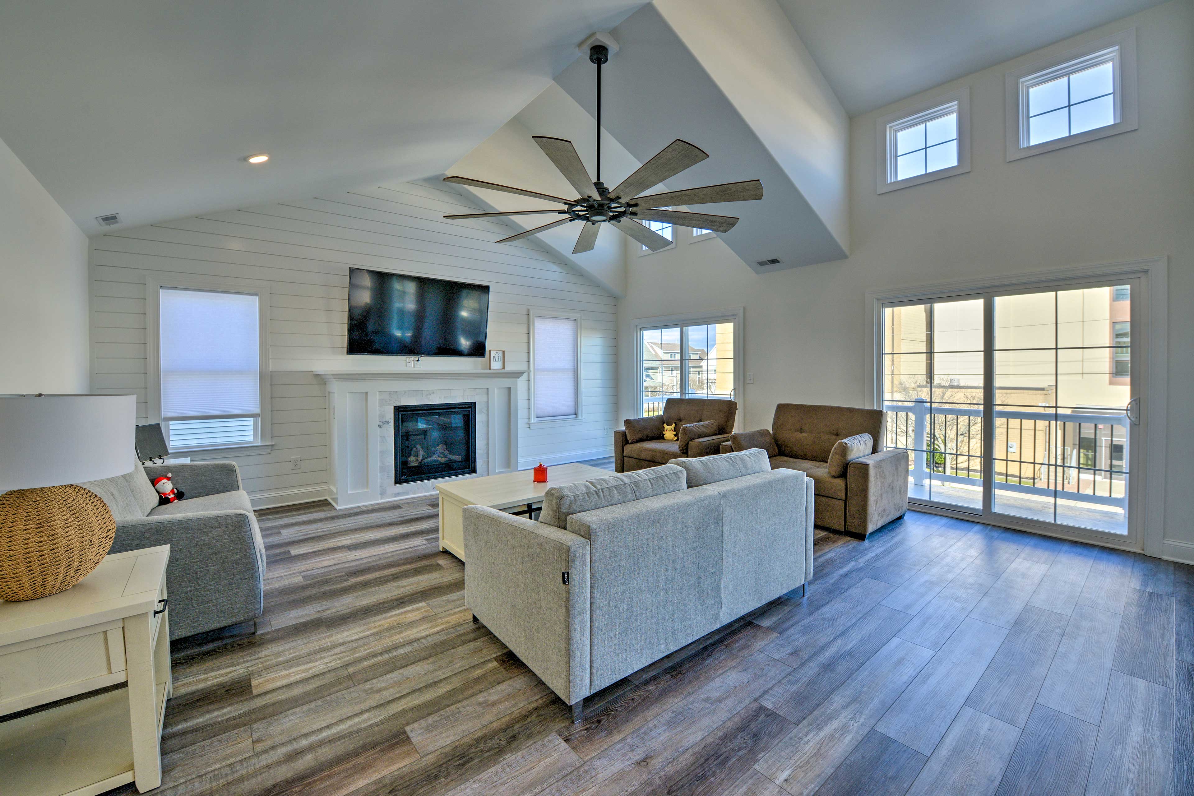 Living Room | Smart TV | Gas Fireplace | Central A/C