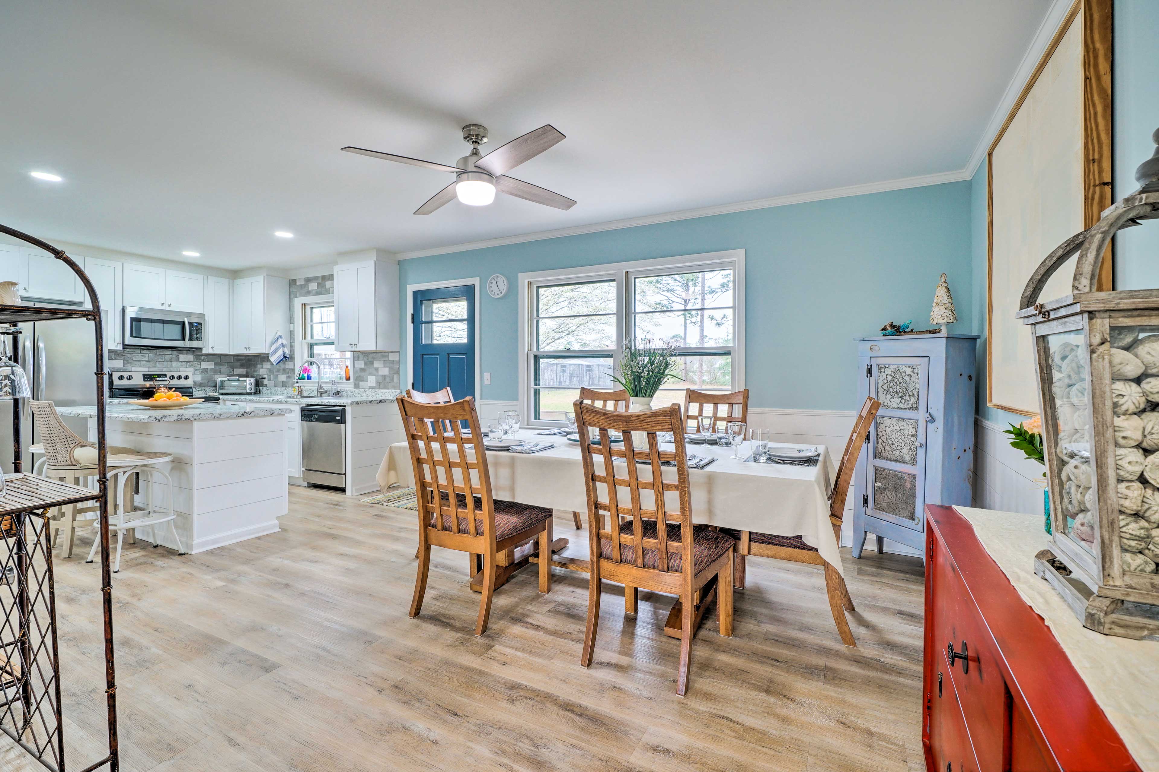 Kitchen & Dining Area | Pet Friendly w/ Fee