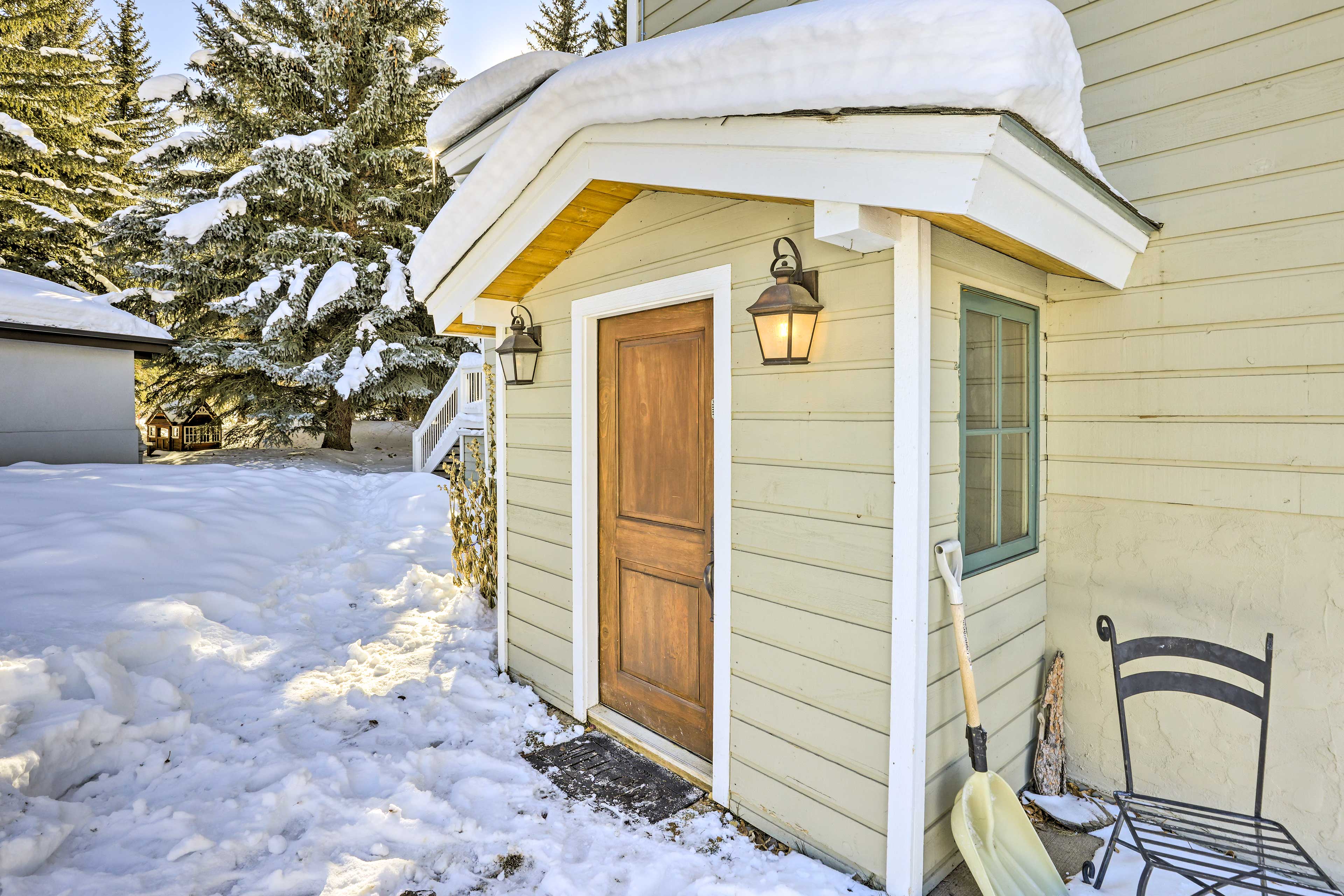 Front Entry | Snow Shoveling Required in Winter