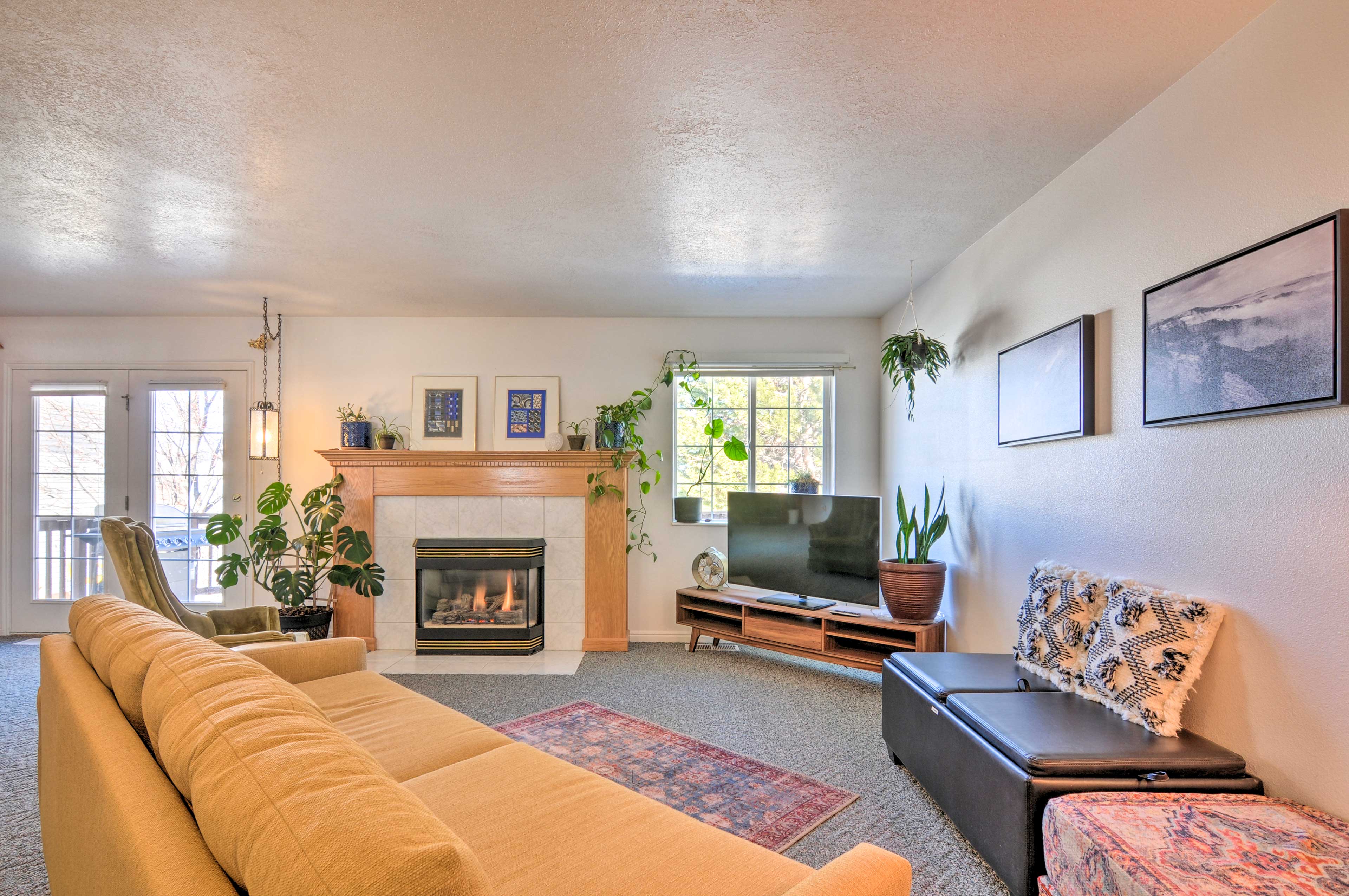 Living Room | Main Level | Gas Fireplace | Smart TV