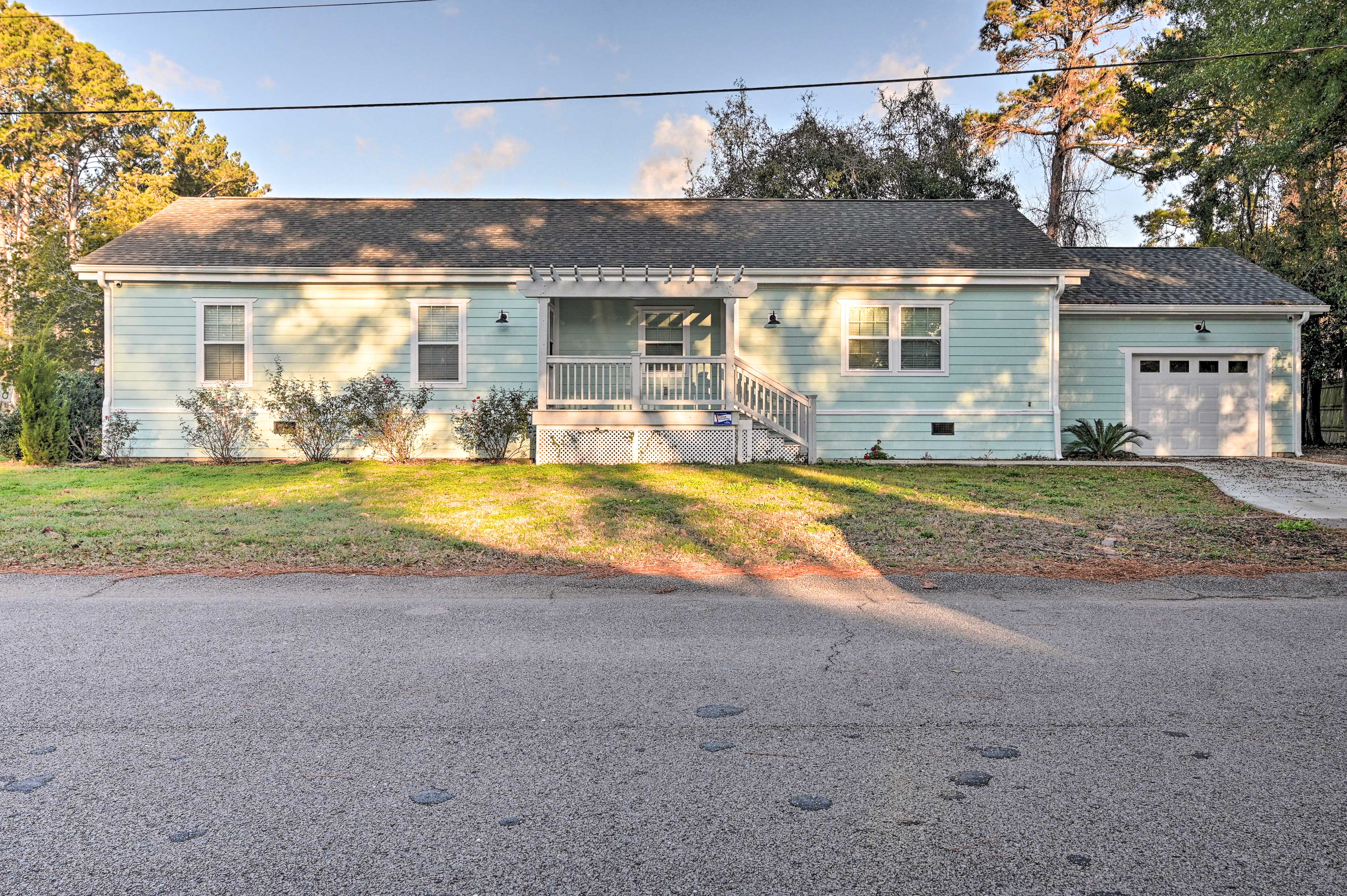 Parking | Driveway (1 Vehicle) | Garage (1 Vehicle)