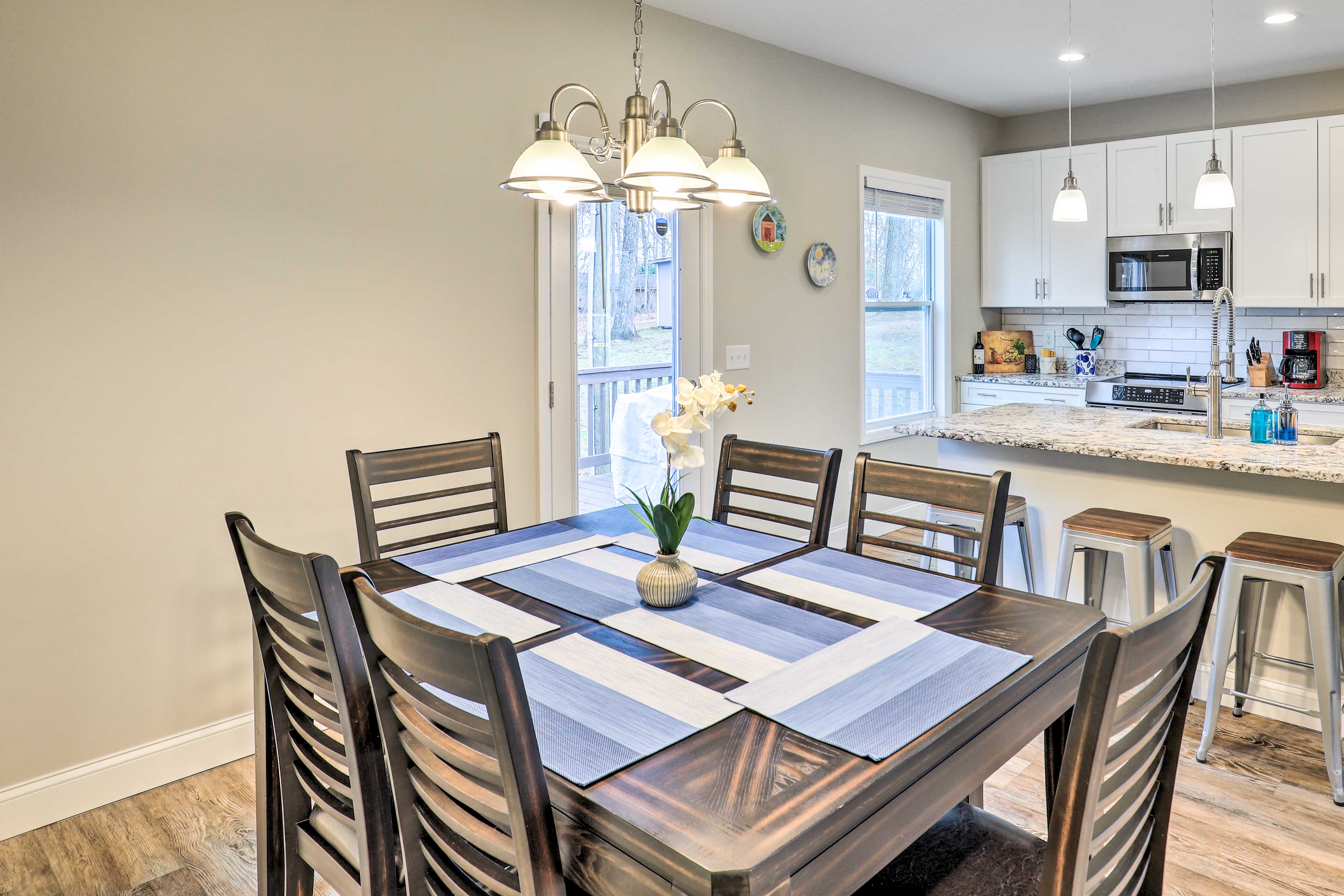 Dining Area | Dishware & Flatware