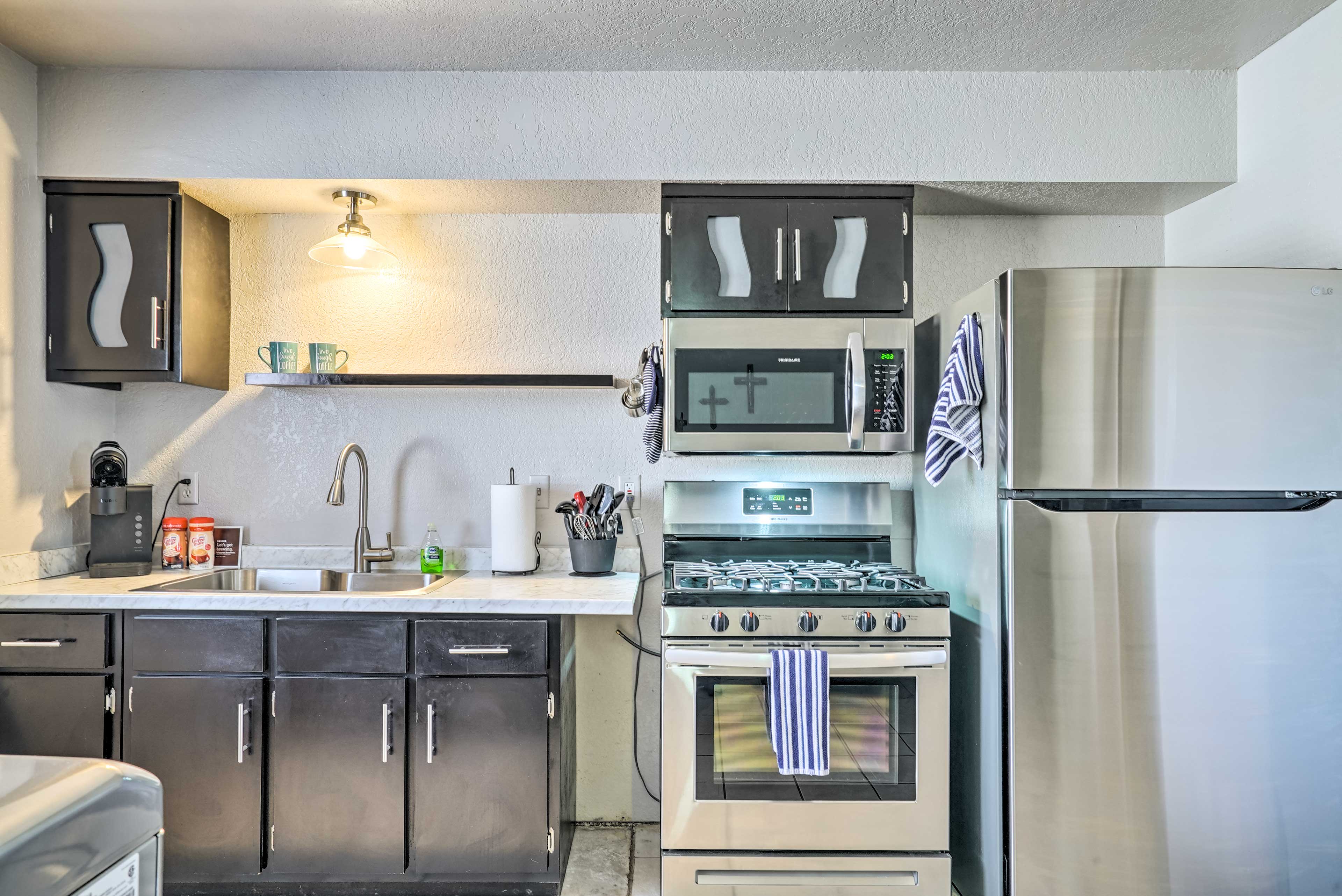 Kitchen | Stainless Steel Appliances | In-Unit Laundry