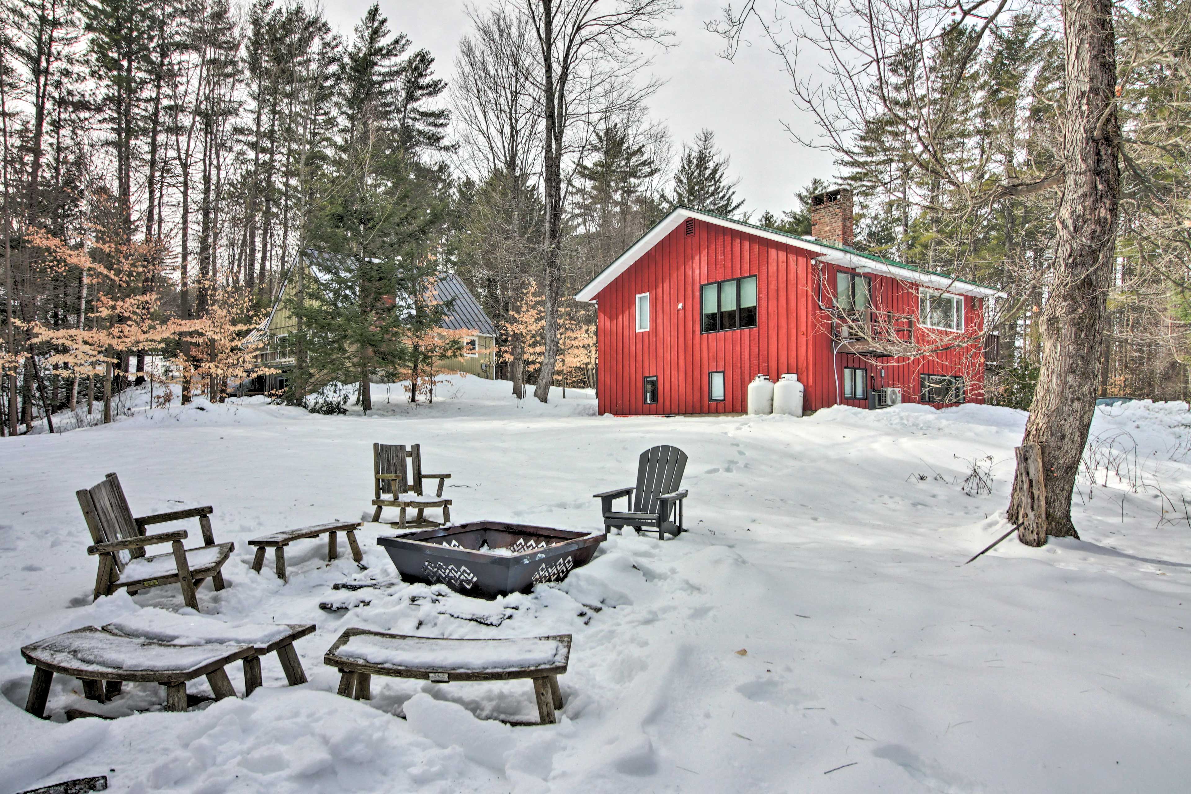 Cabin Exterior | Fire Pit (Seasonal)