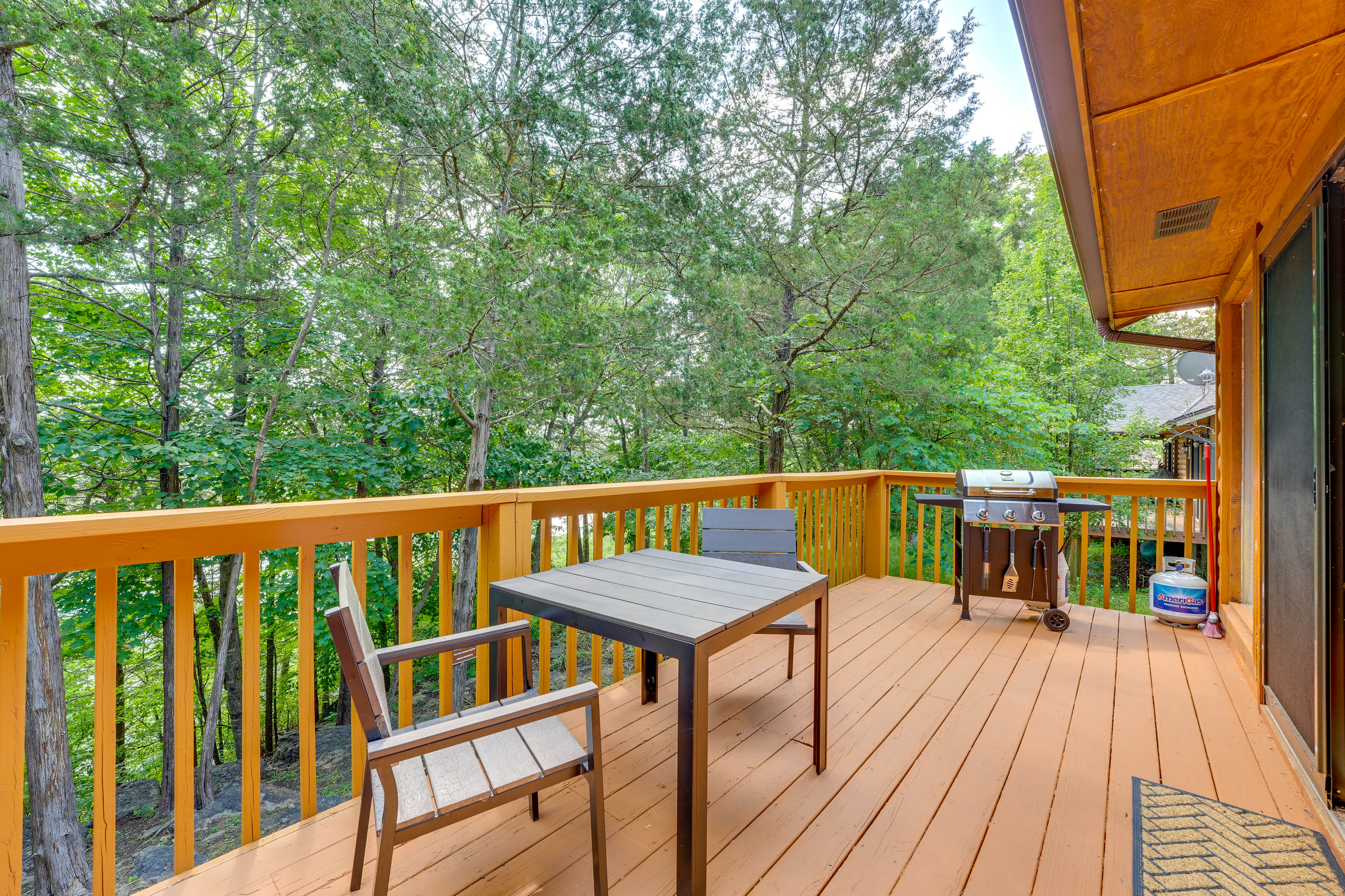 Deck | Gas Grill | Outdoor Dining Area | Lake View
