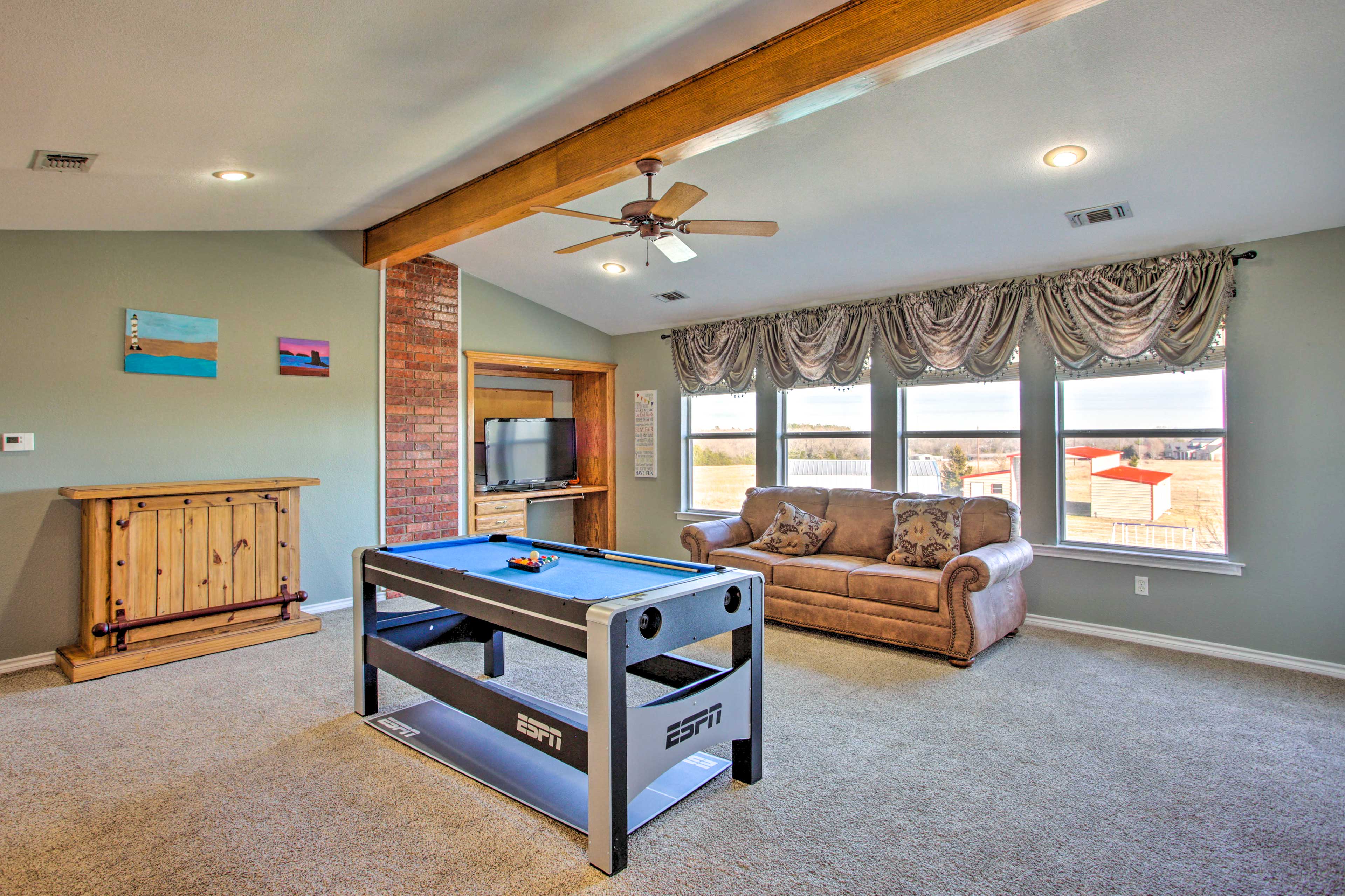 Game Room | 2nd Floor | Convertible Table (Pool & Ping Pong) | Board Games | TV