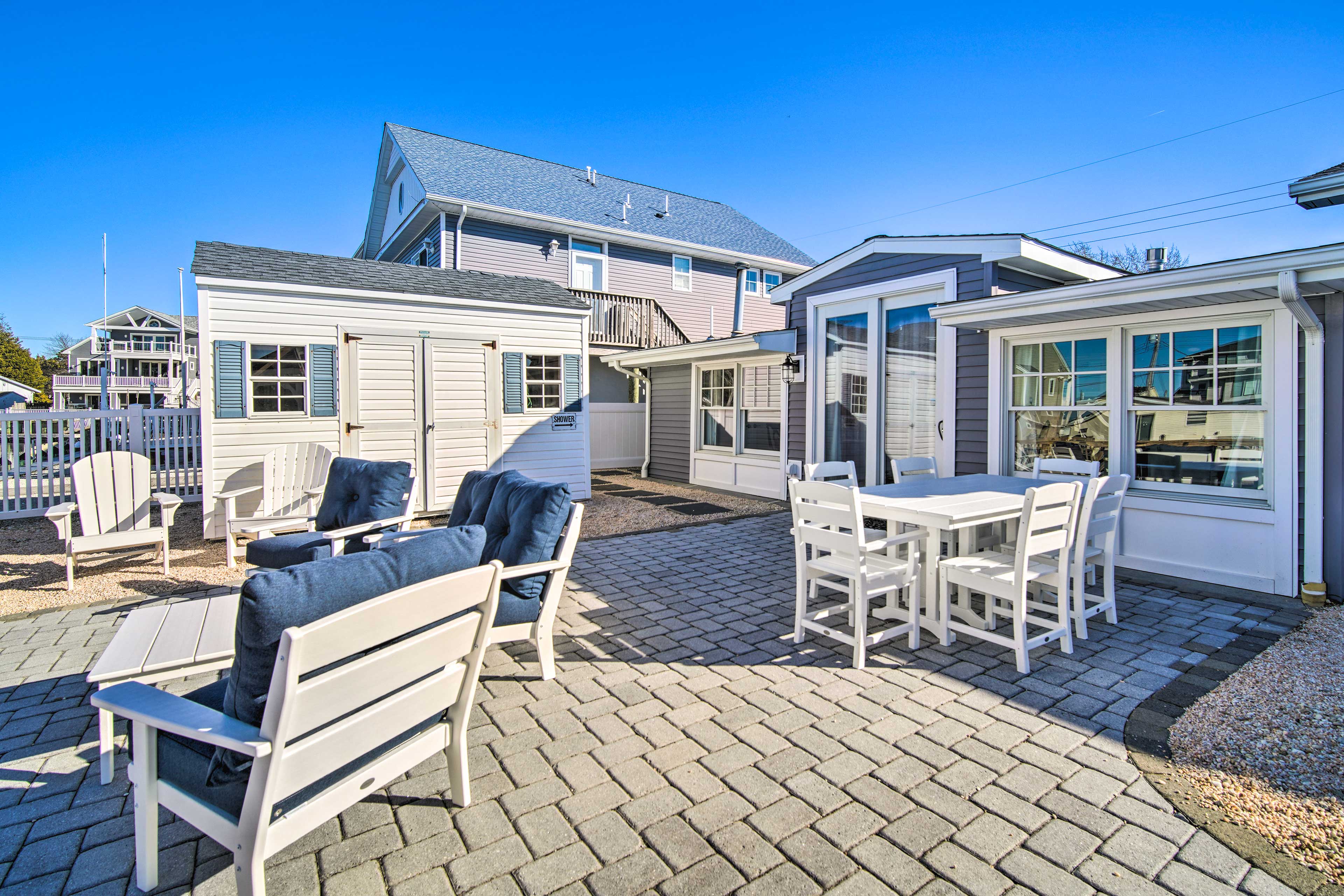 Patio | Fire Pit | Bicycles | Outdoor Shower | Beach Towels & Umbrella