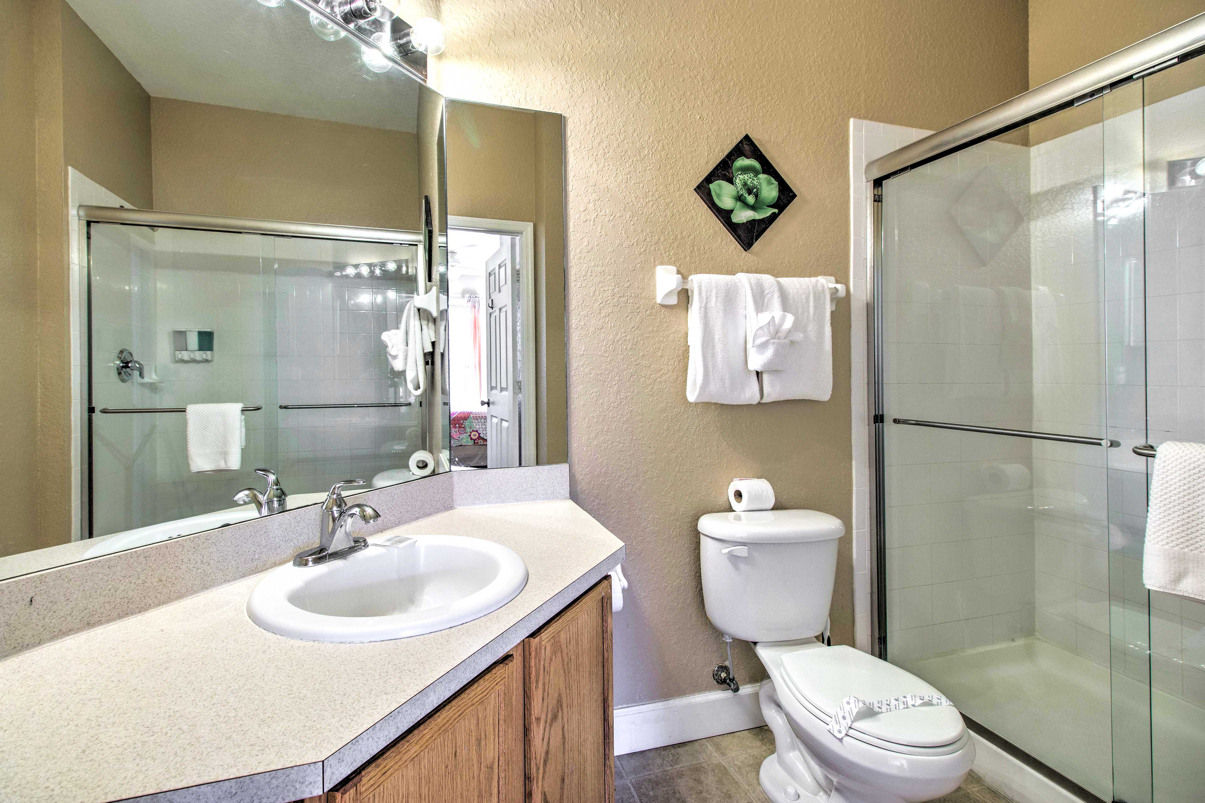 En-Suite Bathroom | Complimentary Toiletries