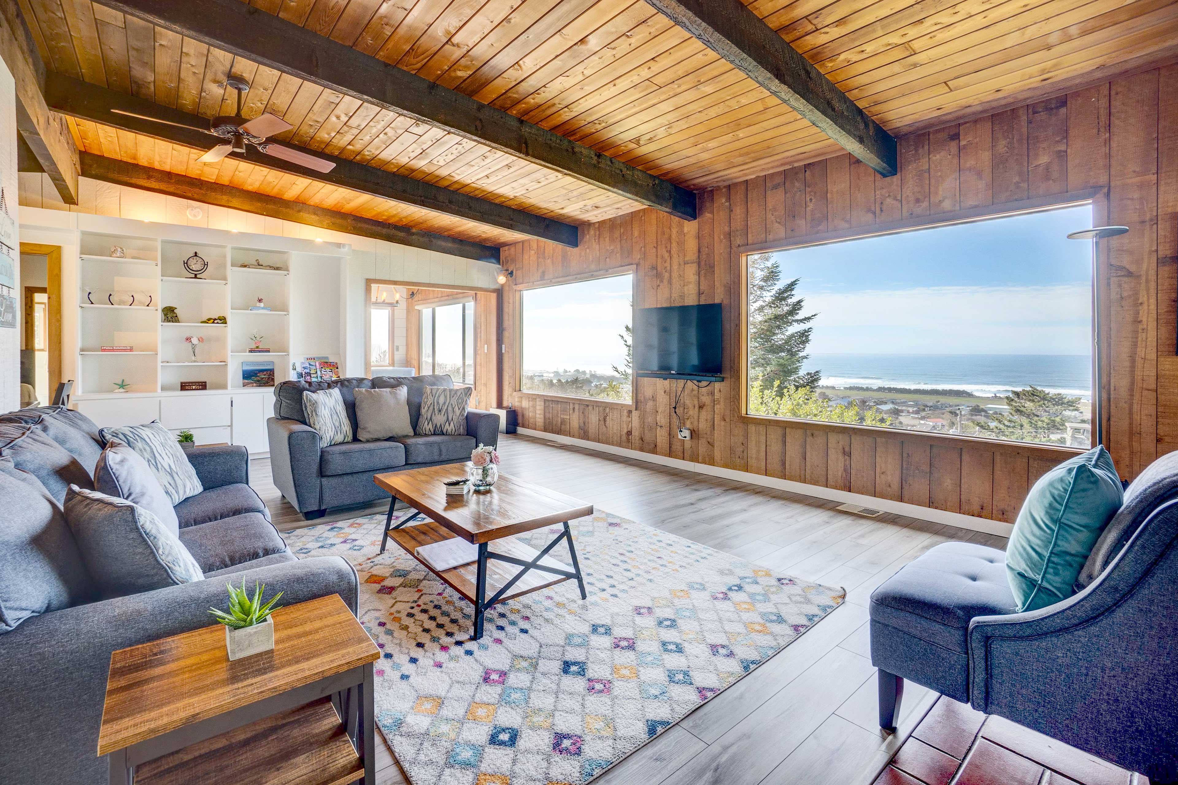 Gold Beach Vacation Rental | 1,600 Sq Ft | 2BR | 2BA | Step-Free Access