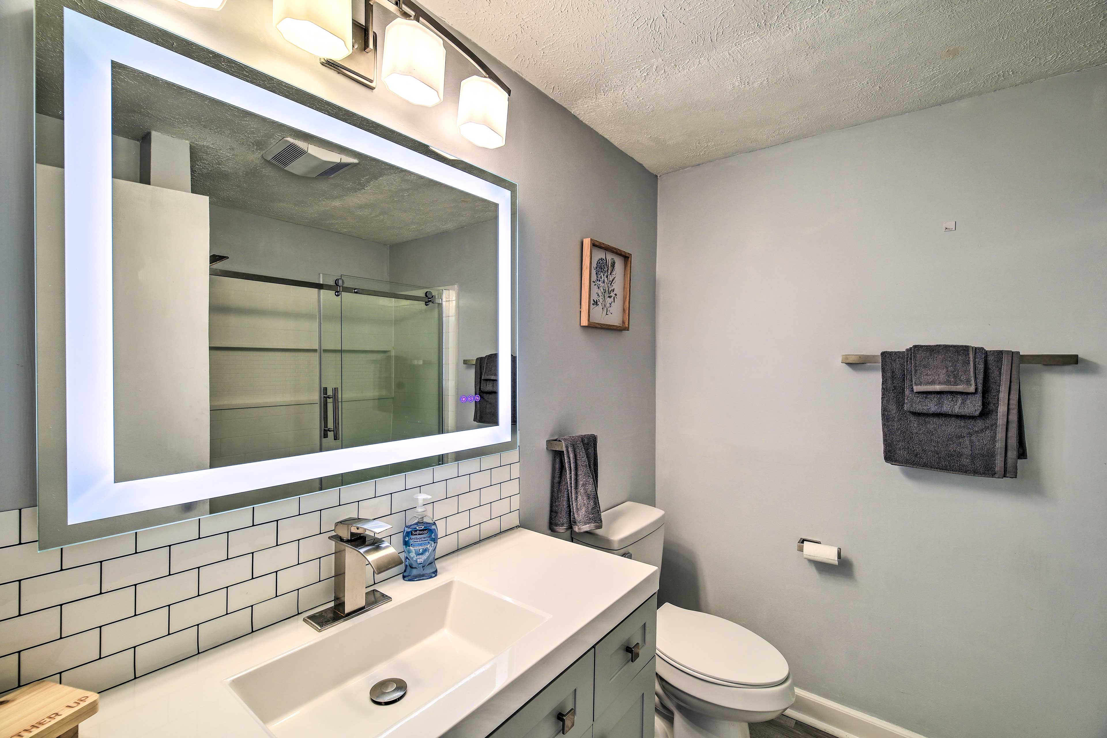 Bathroom | Towels Provided | Complimentary Toiletries | Smart Mirror