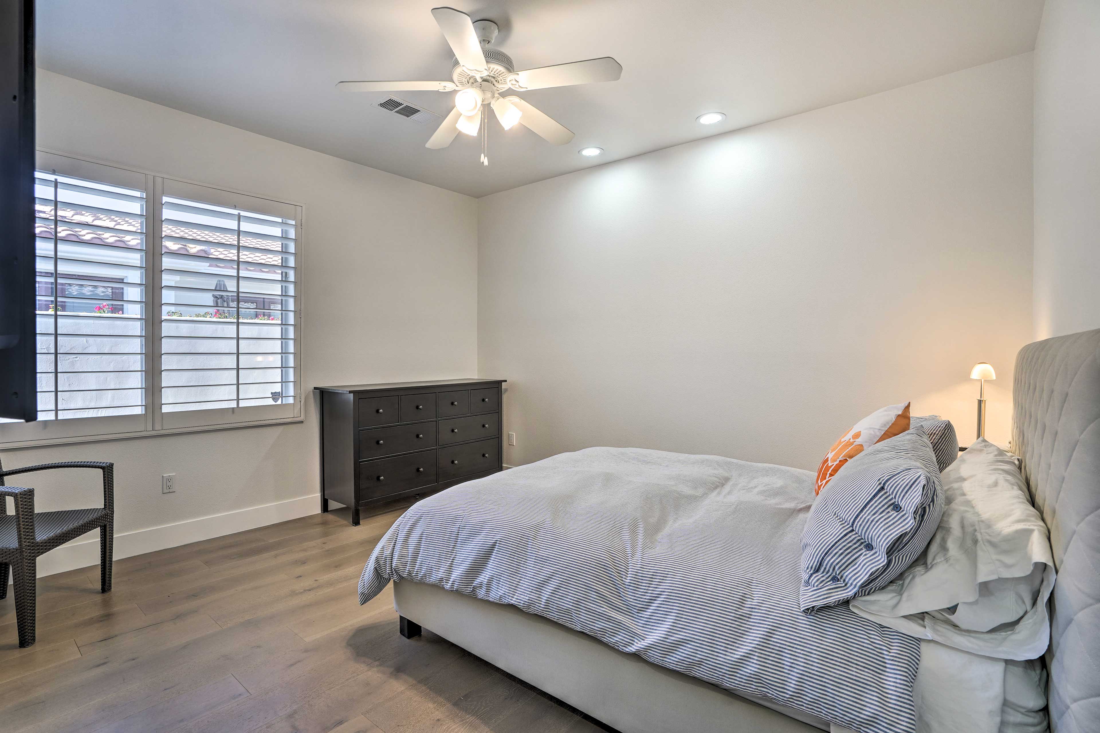 Bedroom 2 | Queen Bed | Linens & Towels Provided