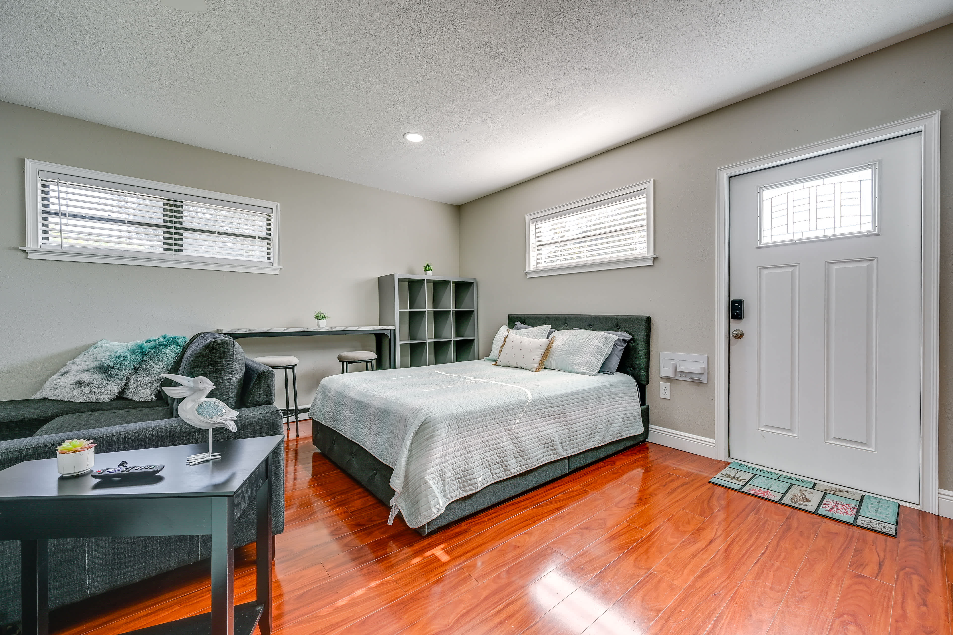 Sleeping Area | Queen Bed