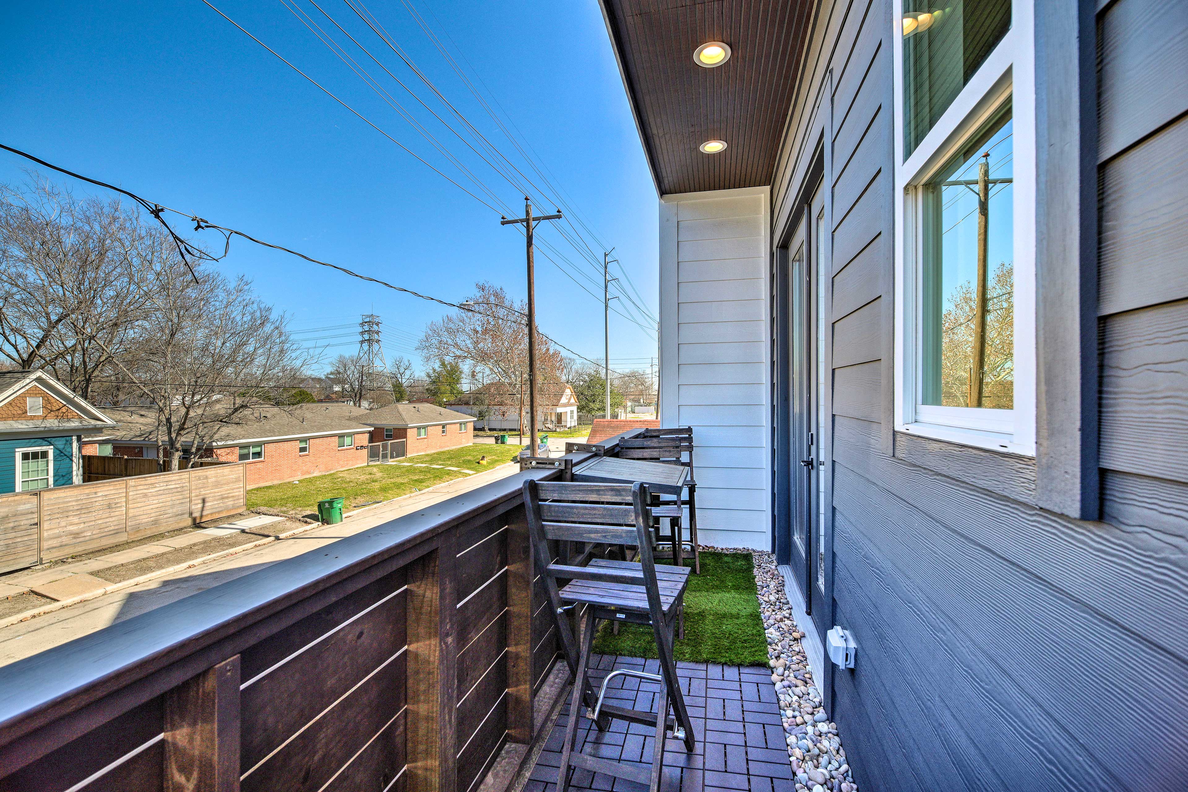 Patio | Free WiFi | Central A/C & Heat | Washer & Dryer