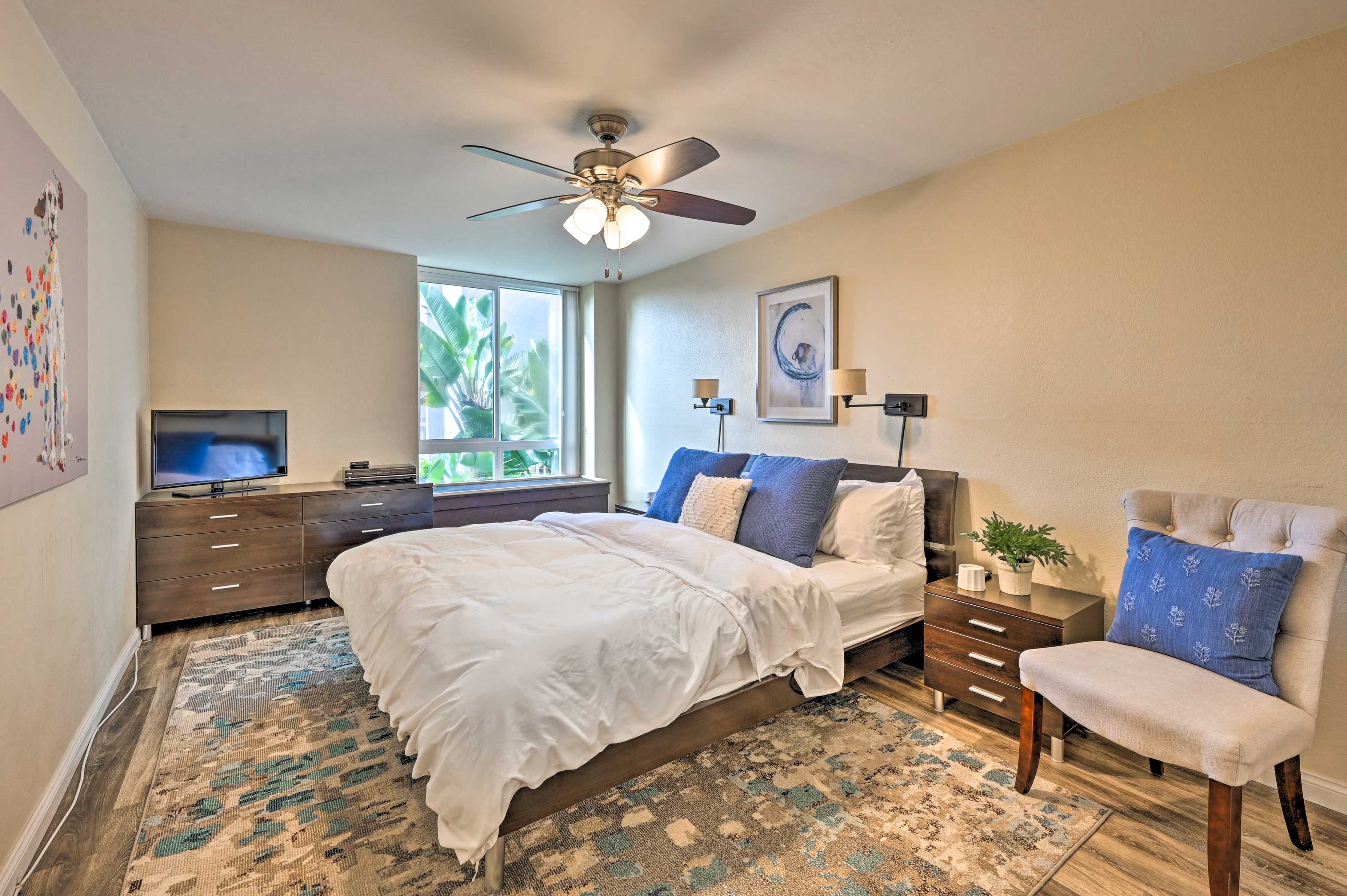 Bedroom | California King Bed | Smart TV | Linens Provided