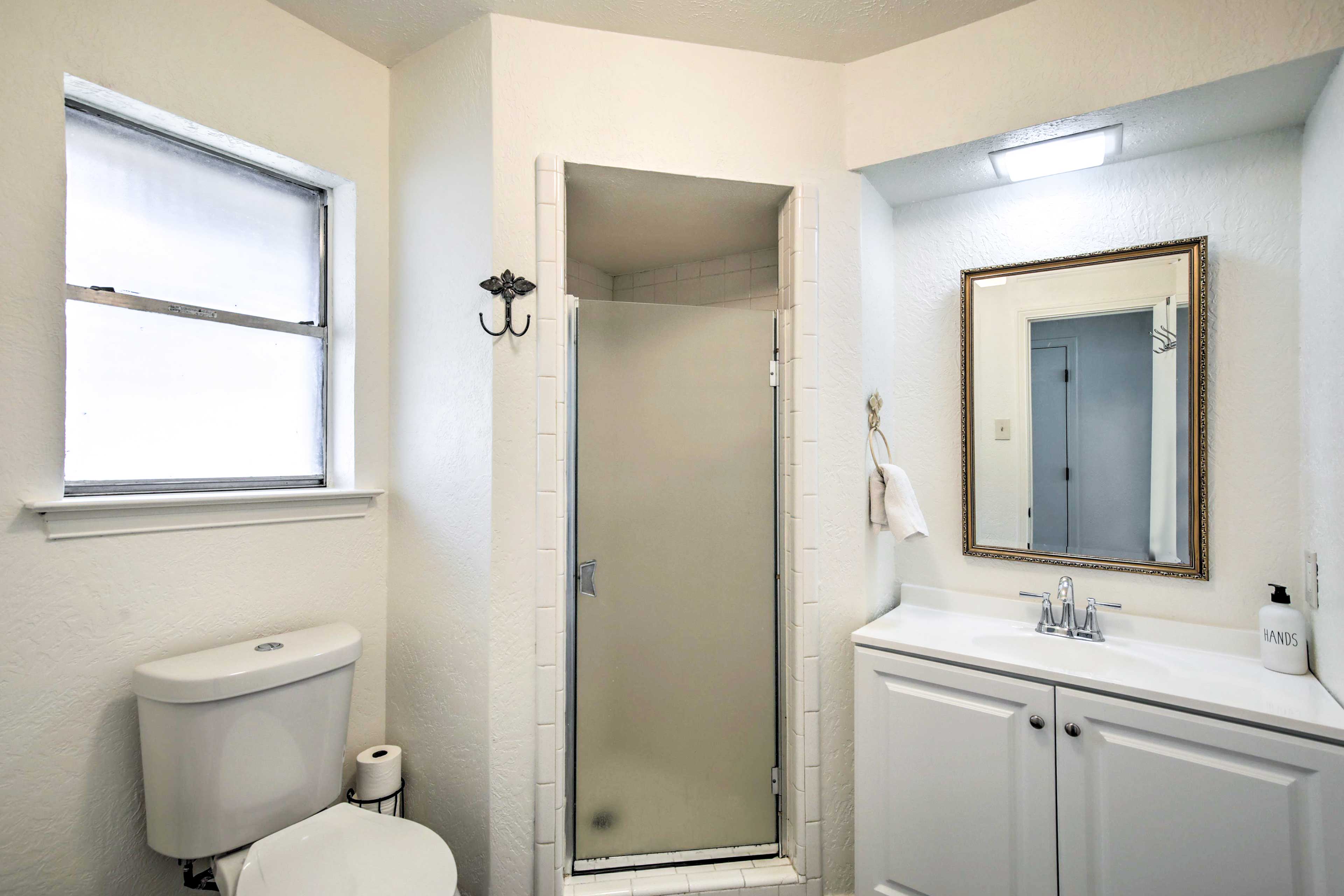 Full Bathroom | Towels Provided | Complimentary Toiletries | Hair Dryer