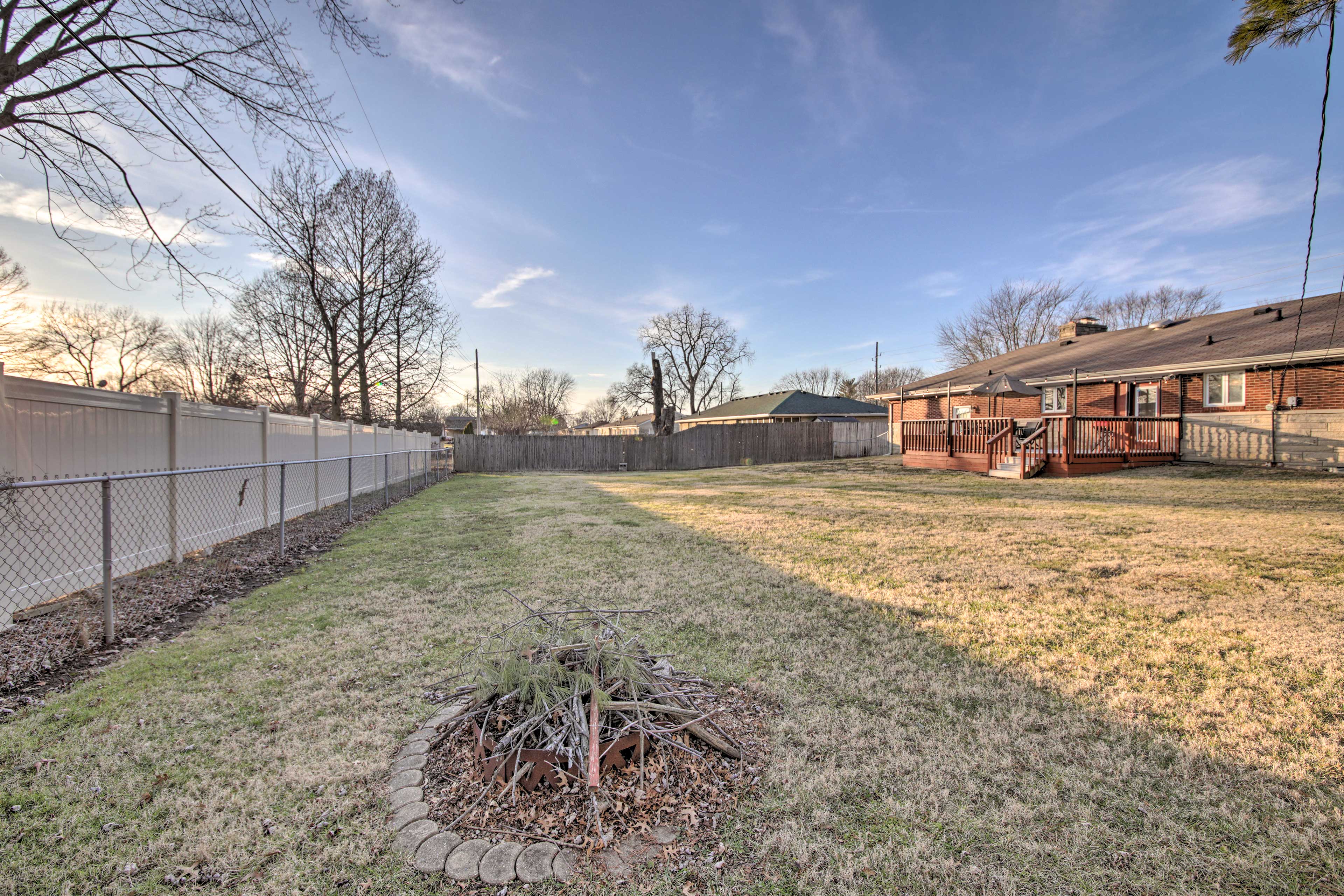 Private Yard | Fire Pit