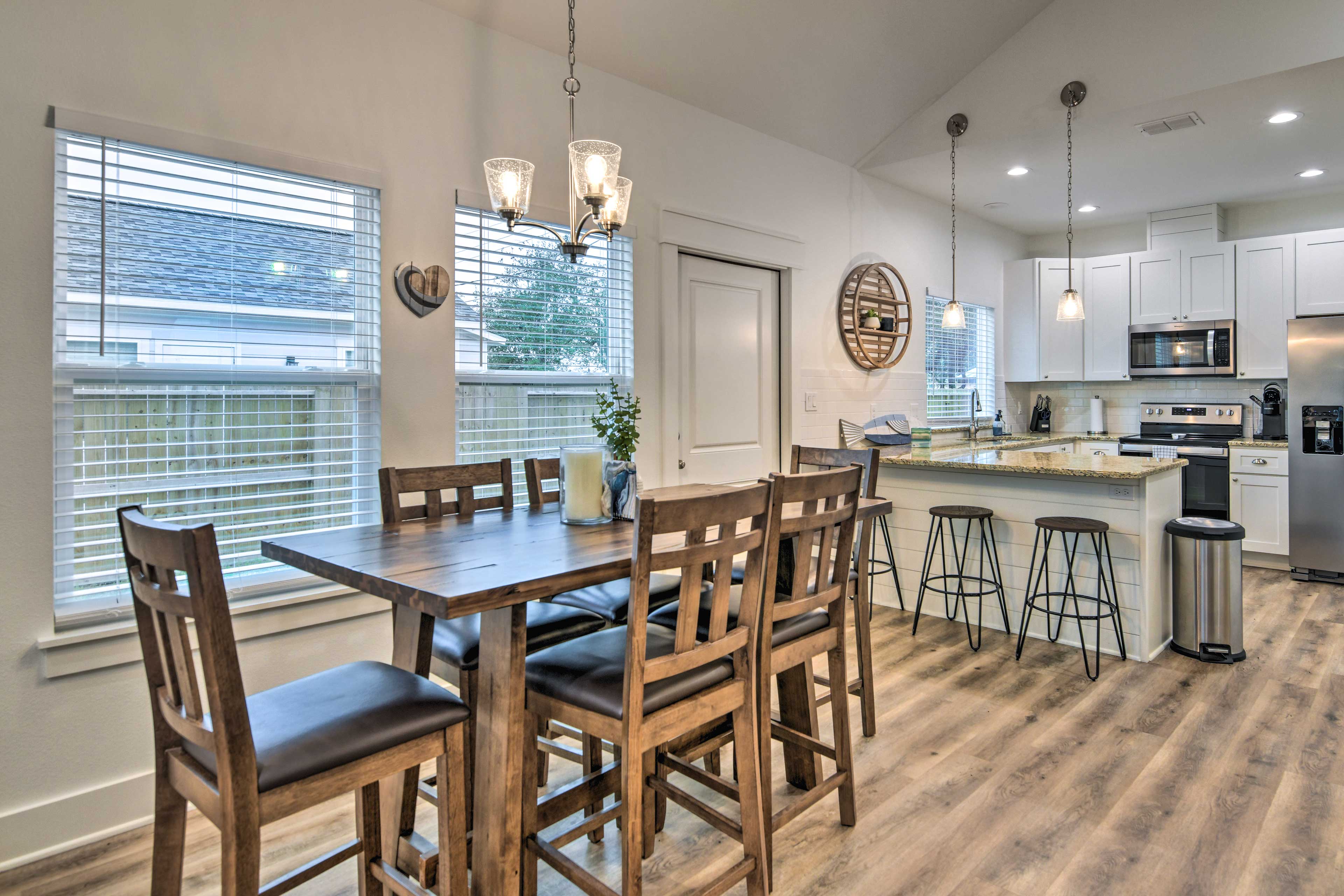 Dining Area | Dishware & Flatware