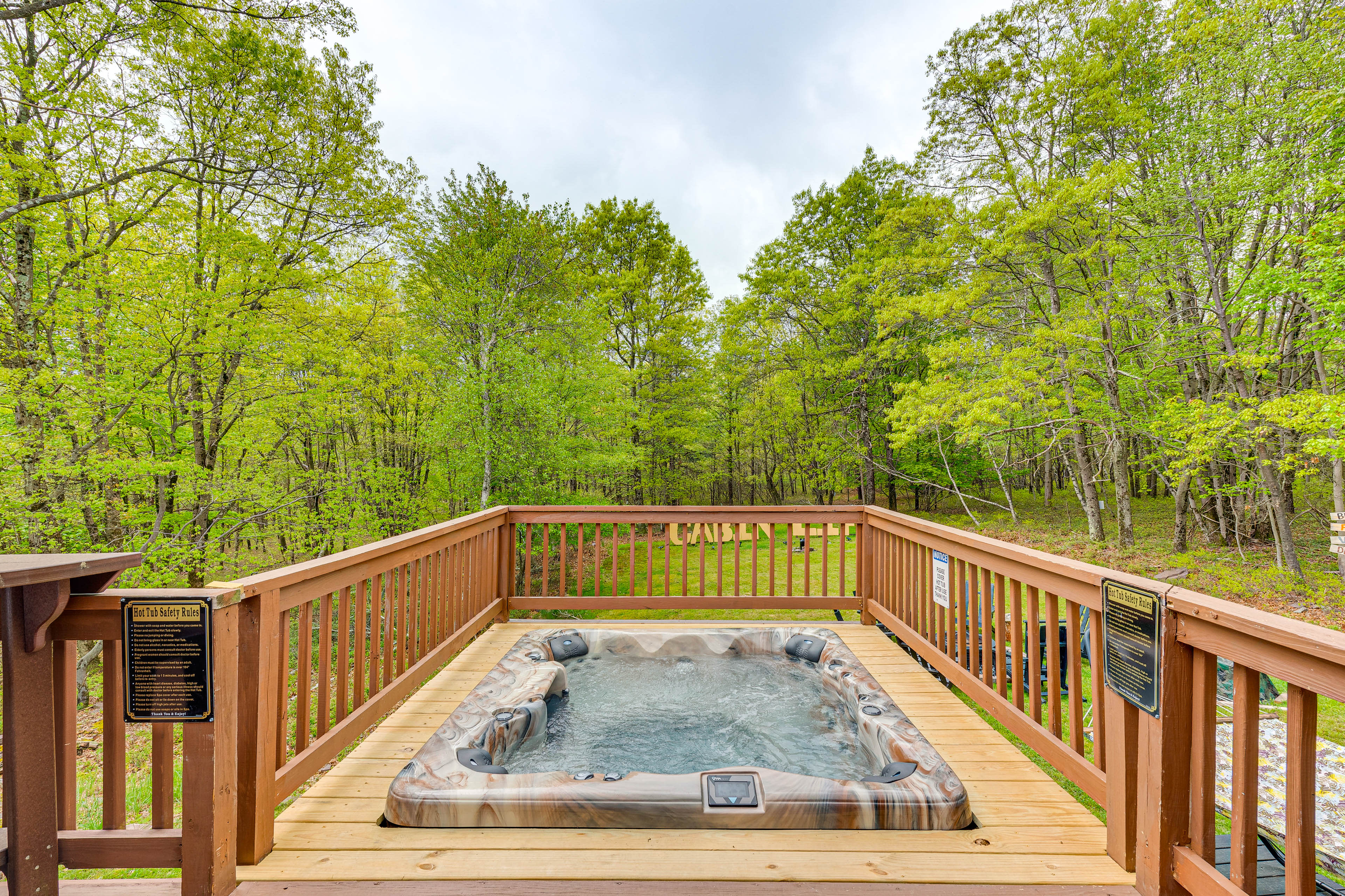 Hot Tub | Forest Views