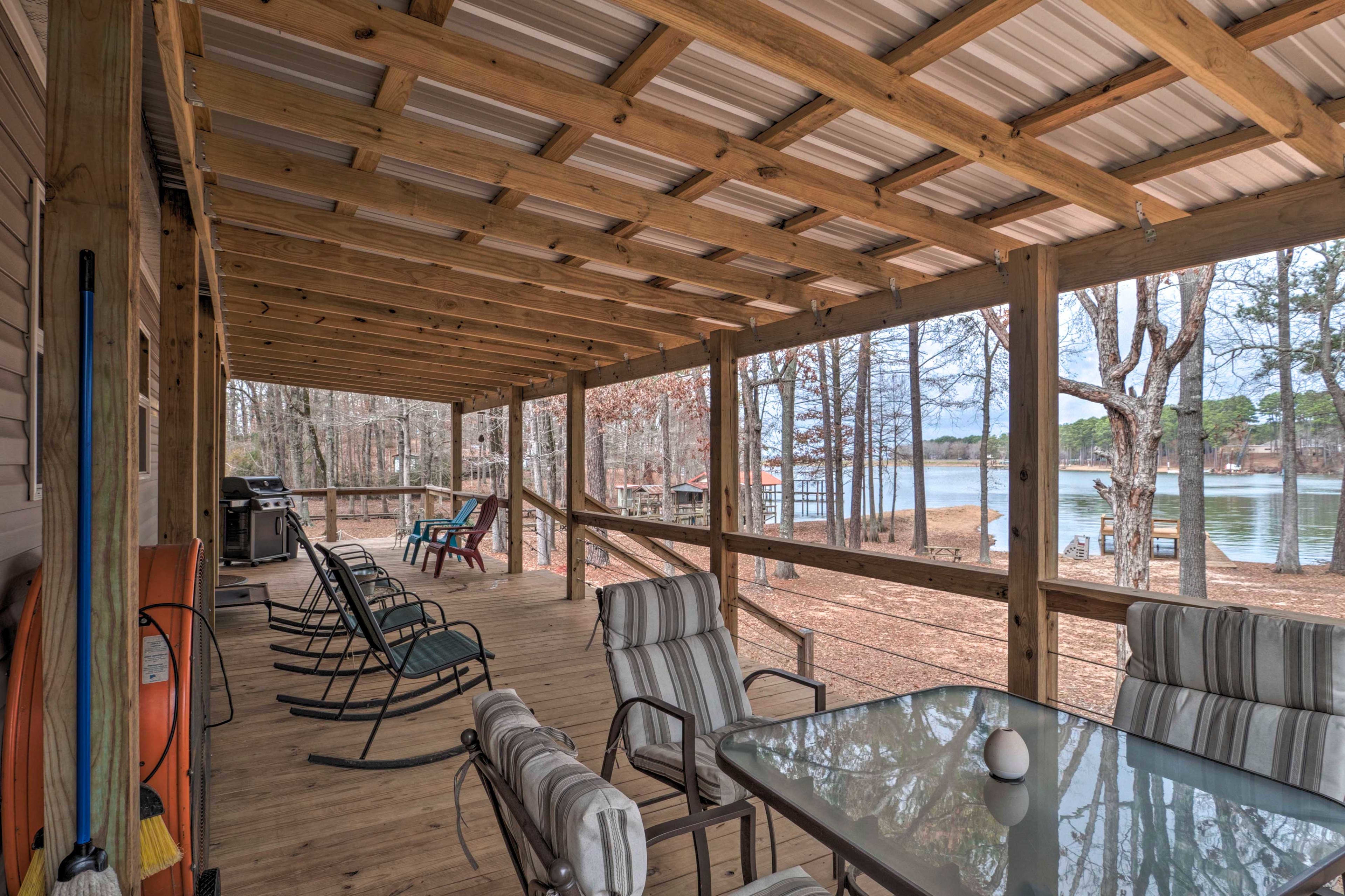 Covered Deck | Outdoor Seating