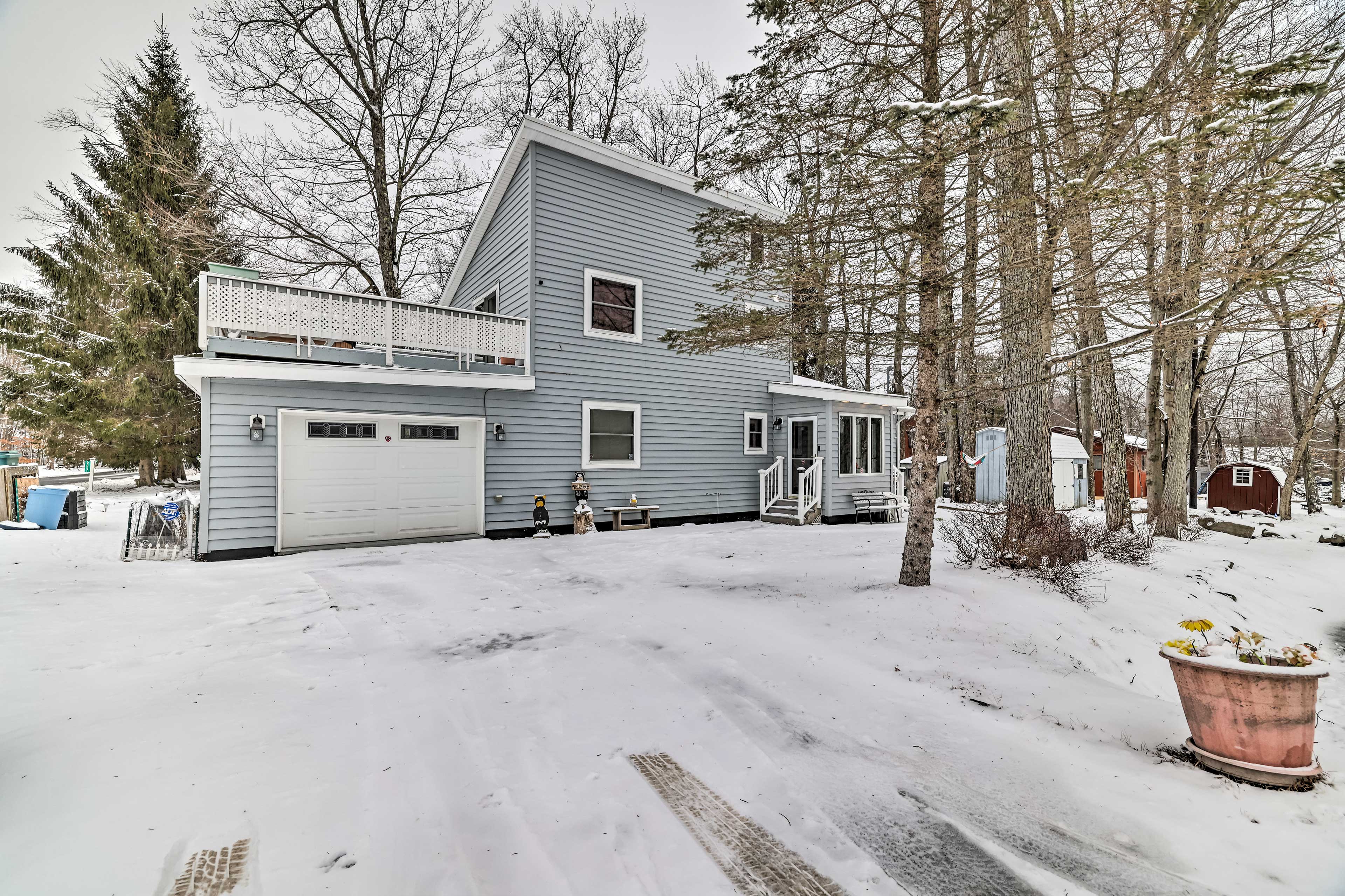 Parking | Driveway (2 Vehicles) | Garage (1 Vehicle)