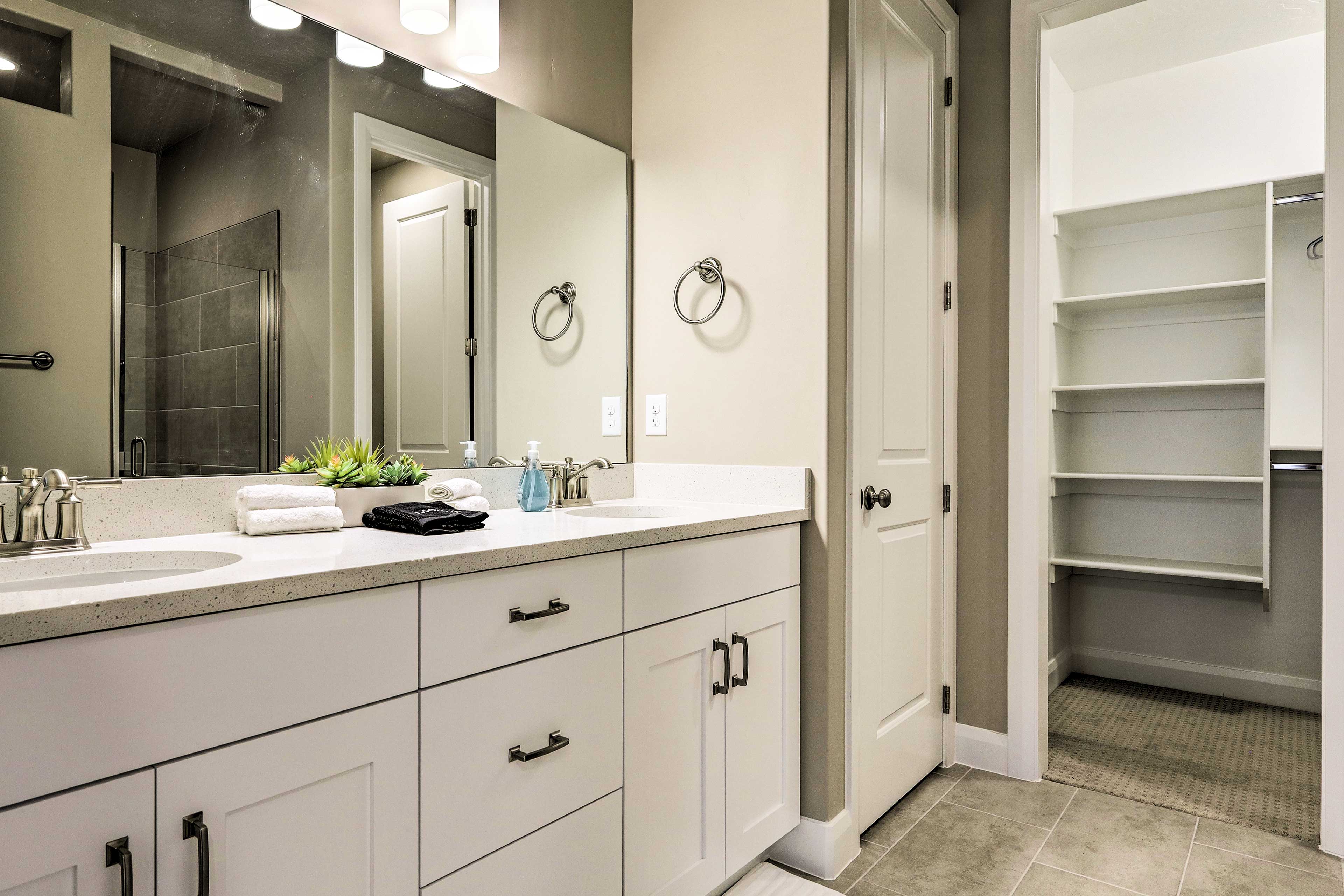 En-Suite Bathroom | Access via Bedroom 1 | Walk-In Closet