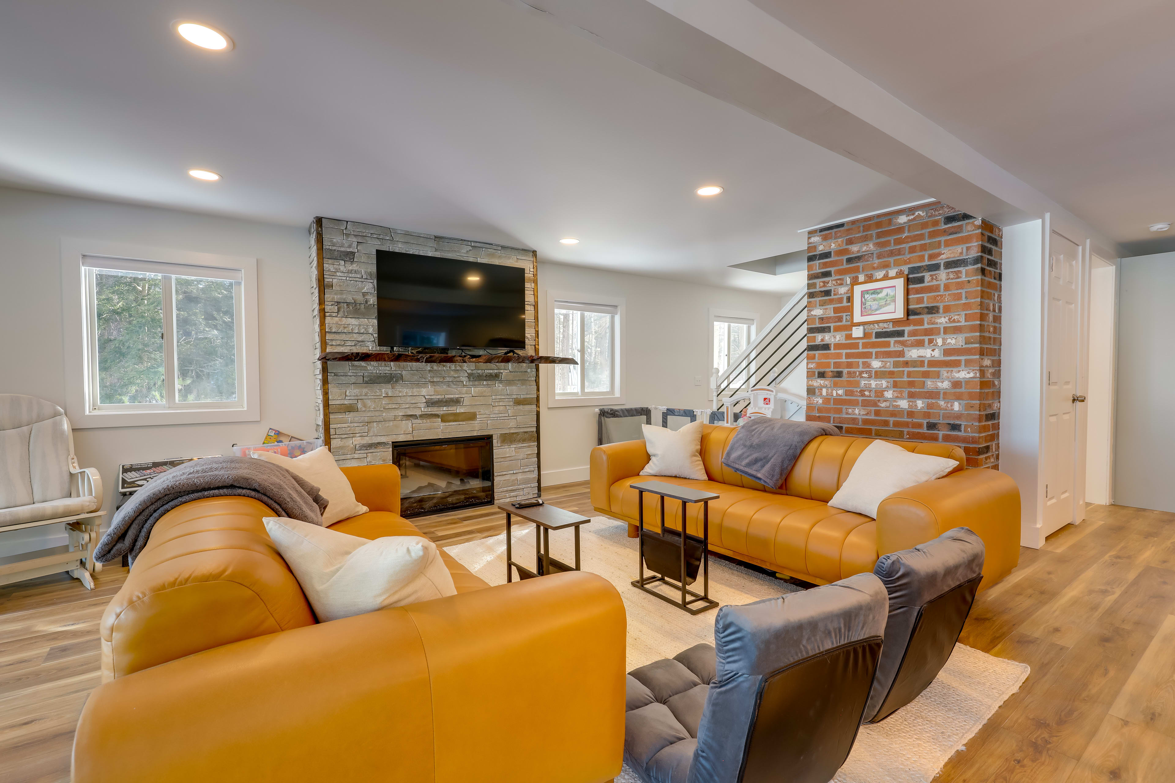Living Room | Main Level | Smart TV | Fireplace