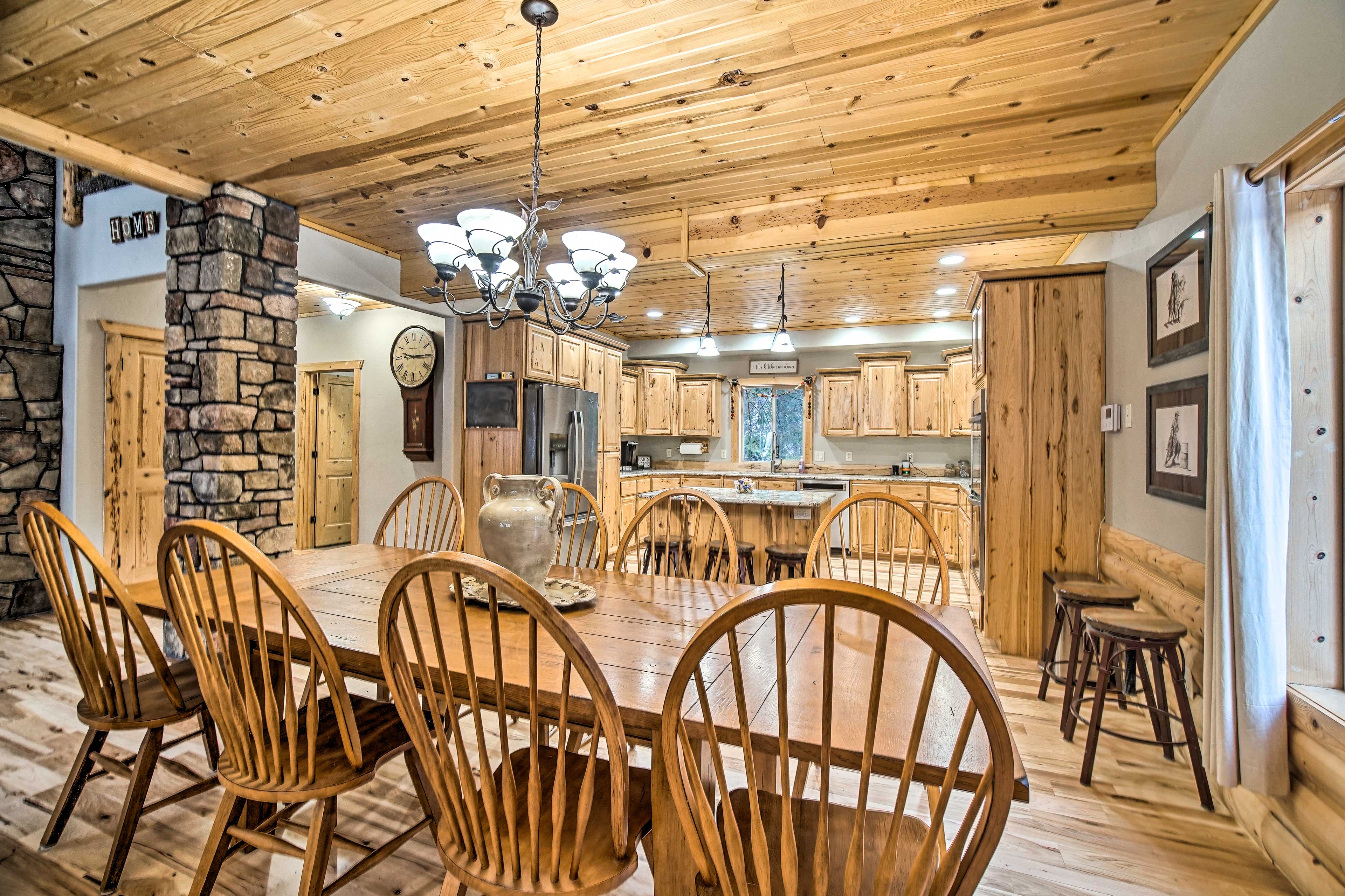 Dining Area | Dishware/Flatware | Trash Bags/Paper Towels