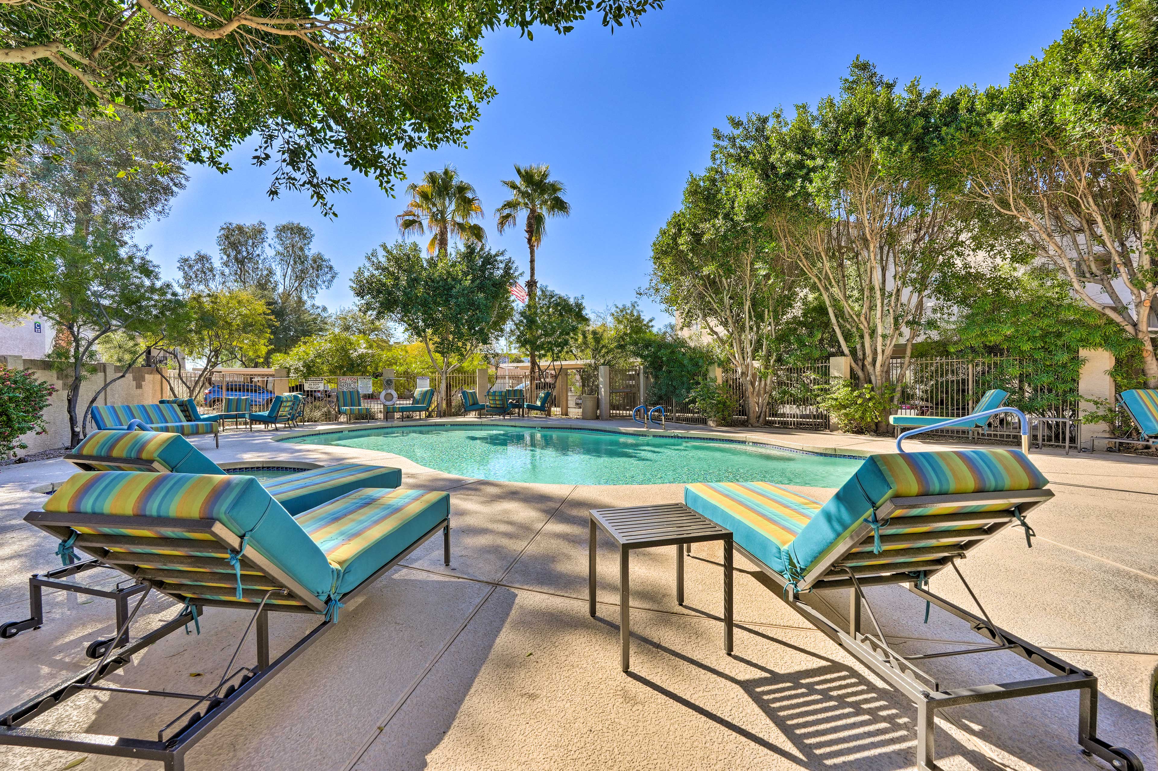 Community Amenities | Outdoor Pool | Hot Tub | Fitness Center