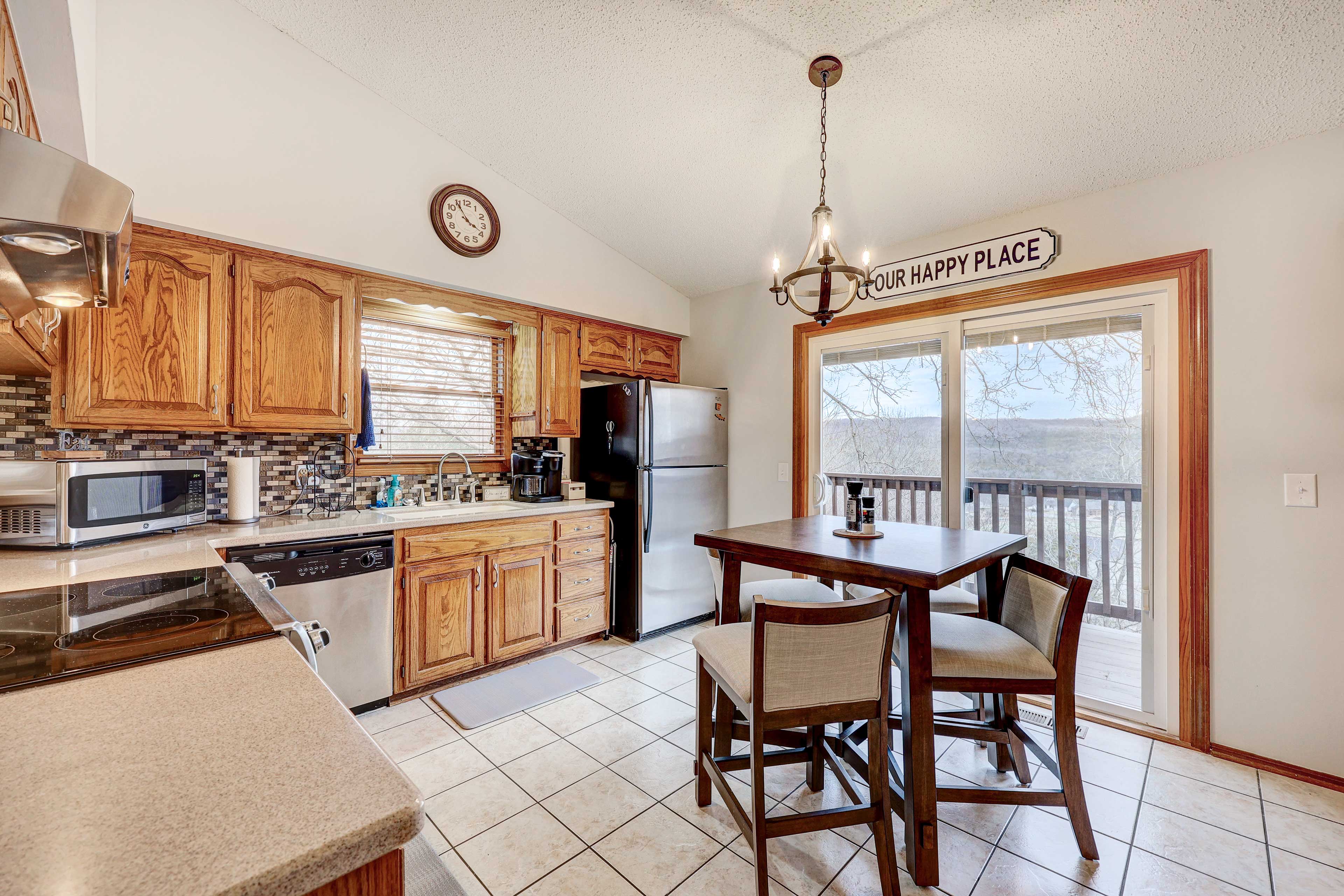 Dining Area/Kitchen | Main Level | Dishwasher | Coffee Maker | Cooking Basics