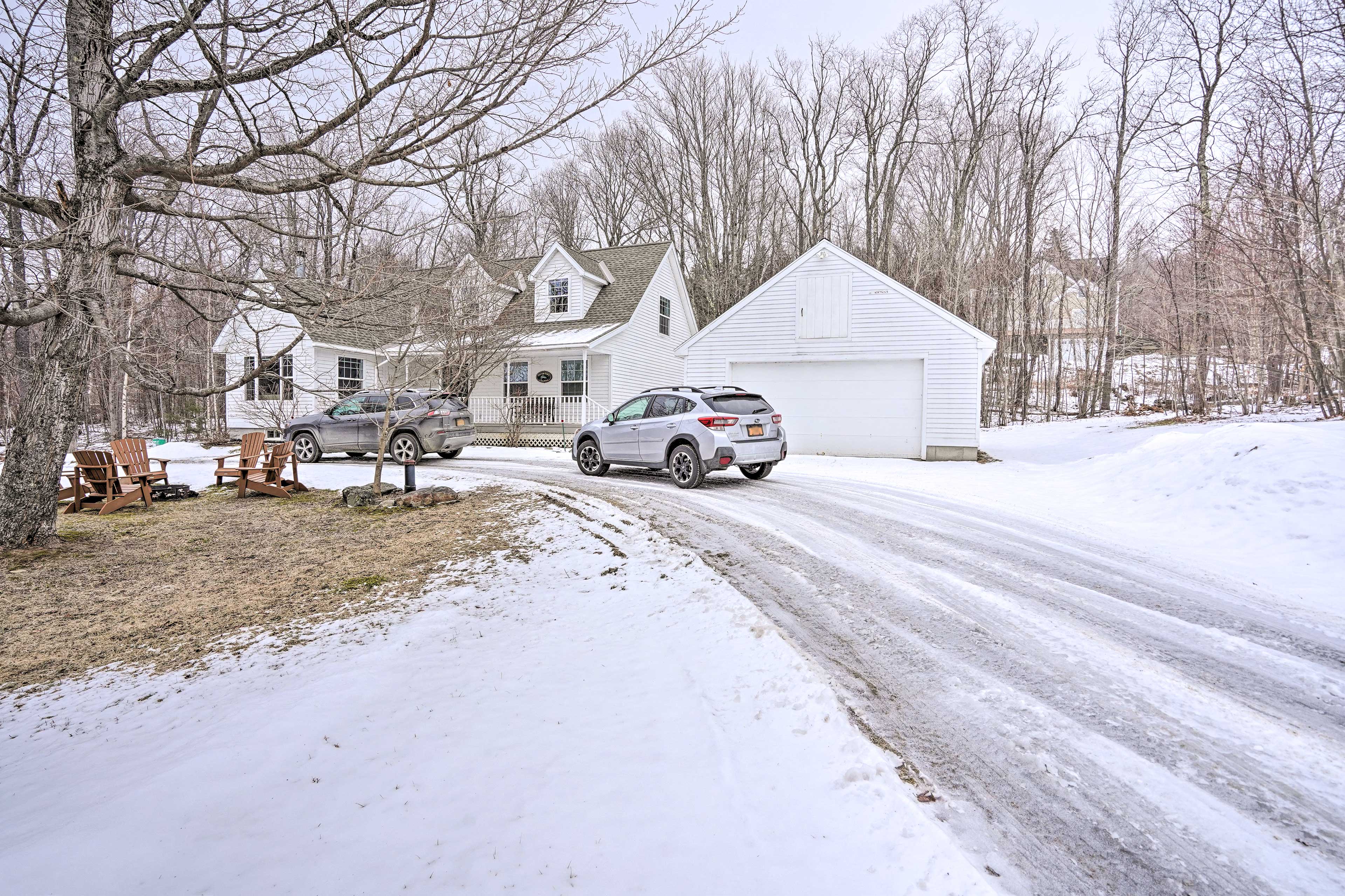 Parking | Driveway (6 Vehicles)