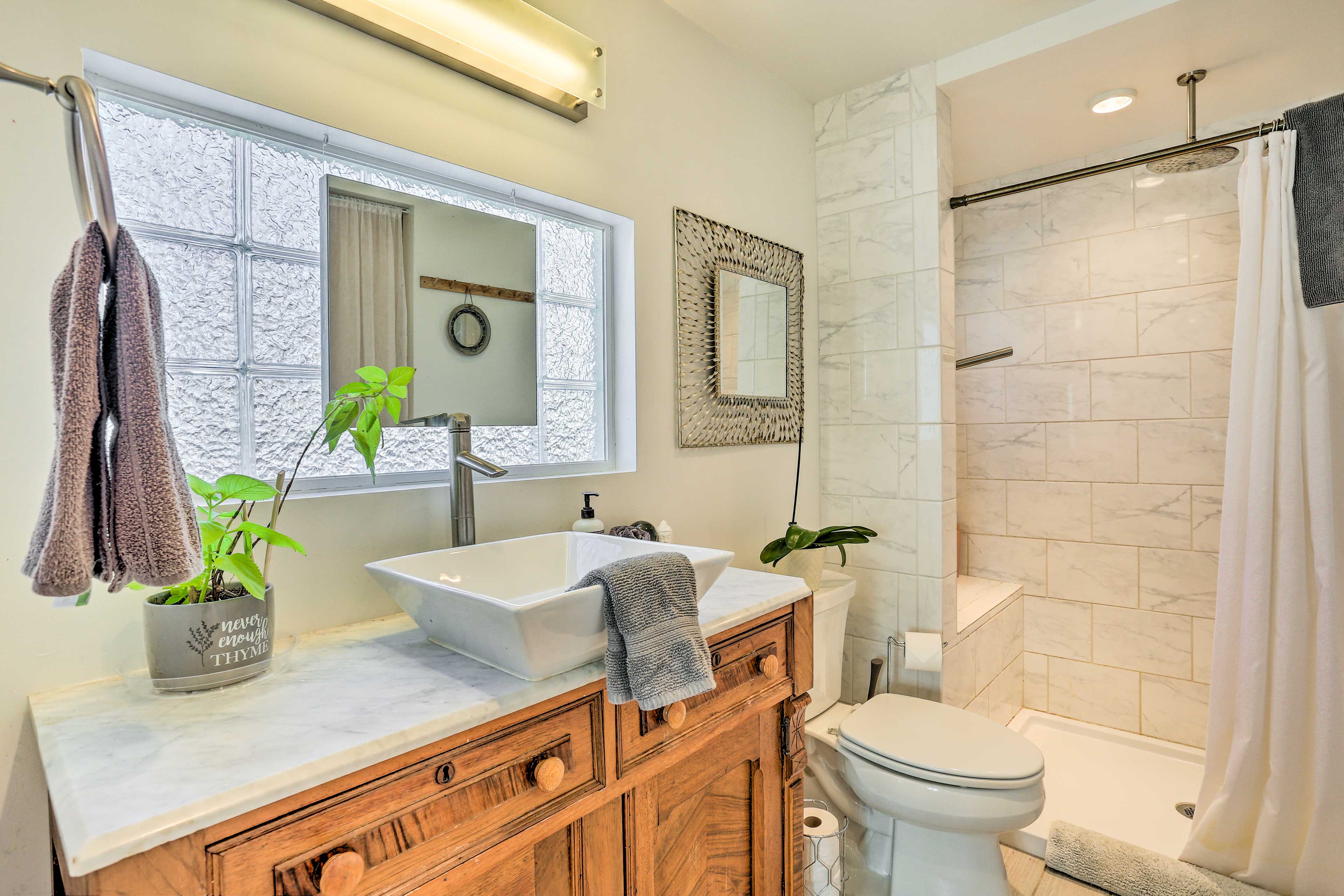 Full Bathroom | 1st Floor | Walk-In Shower | Towels Provided