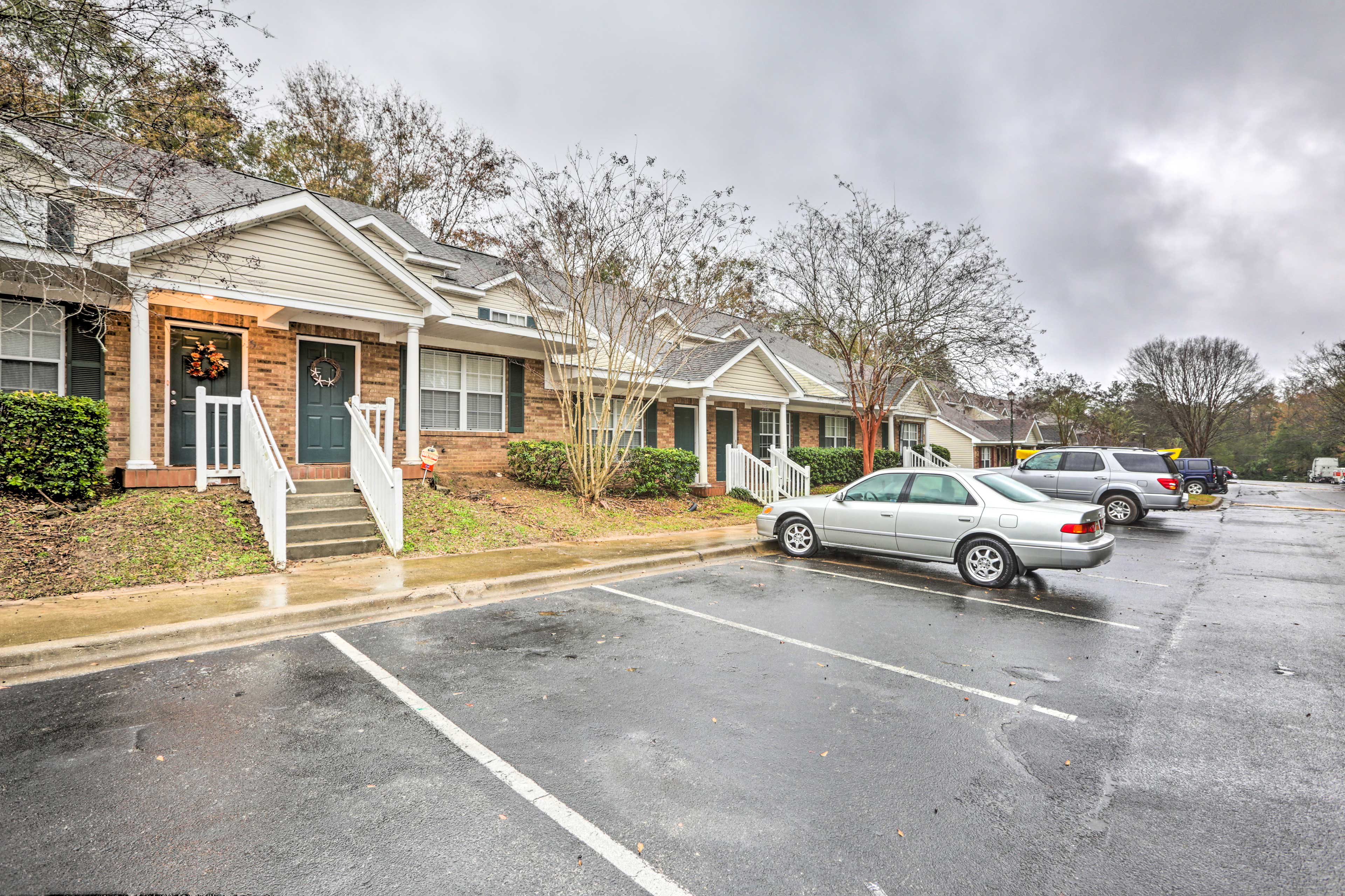 Parking | Parking Lot (3 Vehicles) | RV/Trailer Parking