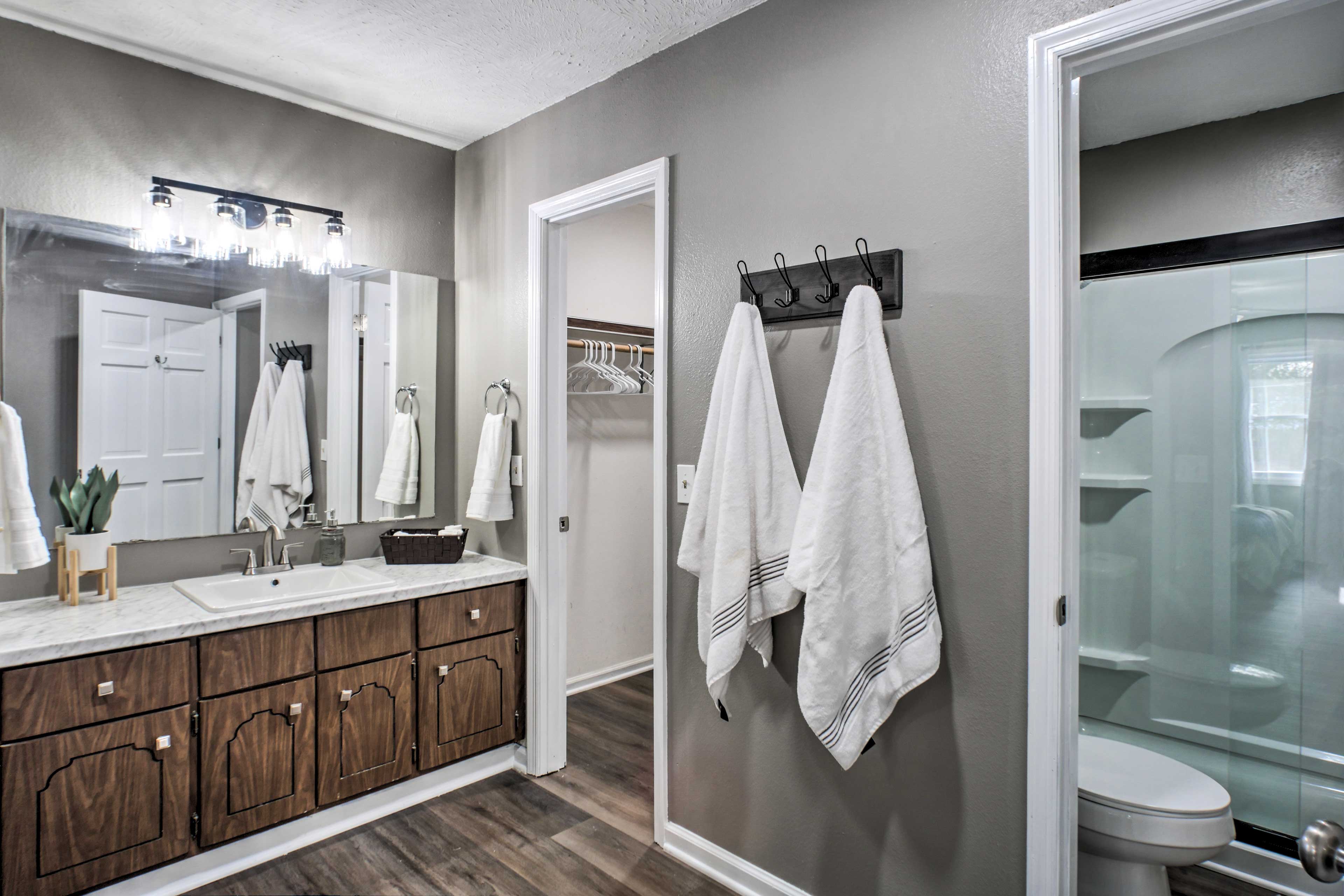 En-Suite Bathroom | Complimentary Toiletries | Walk-In Shower