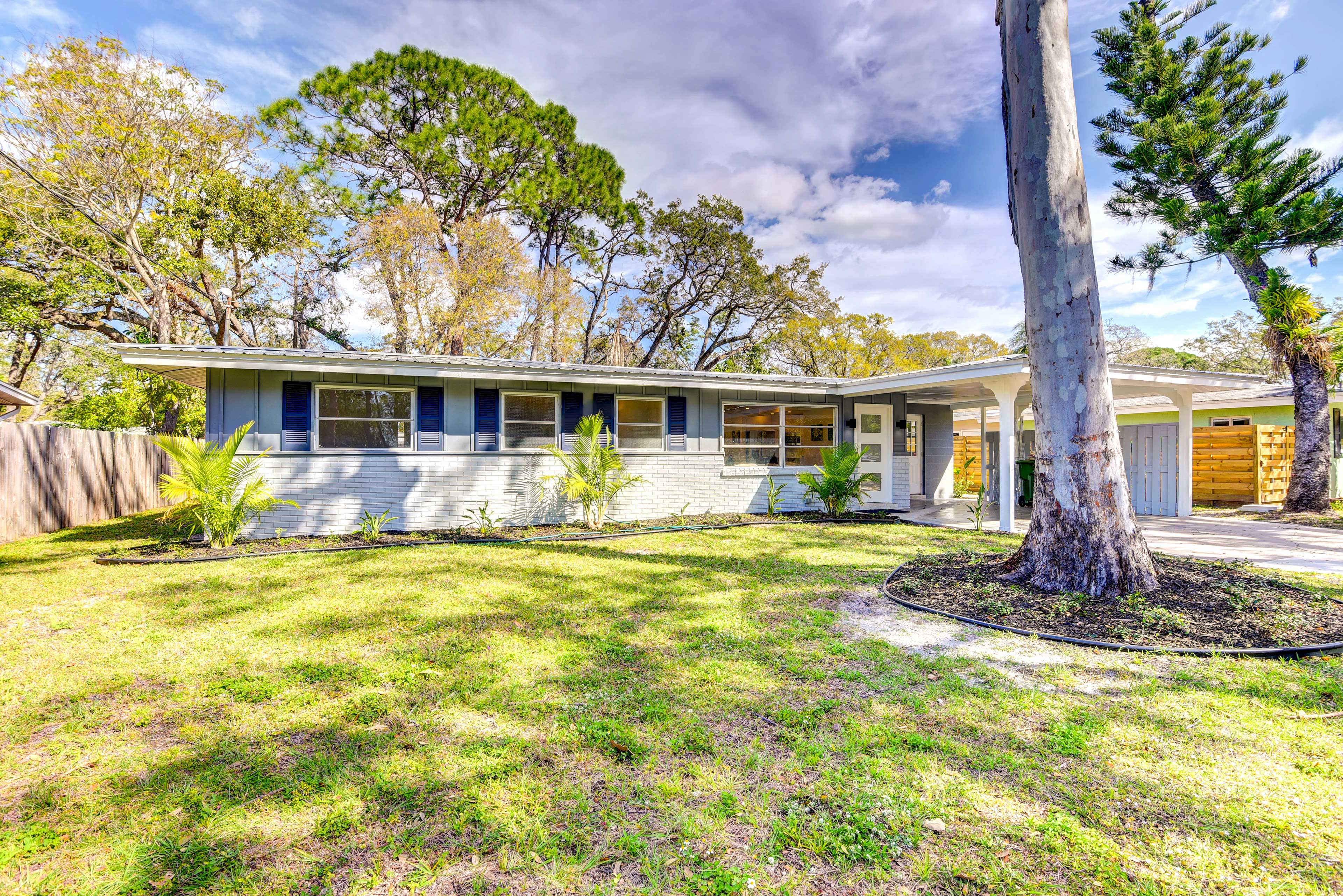 Property Exterior | Carport (1 Vehicle) | Driveway (1 Vehicle) | Street Parking