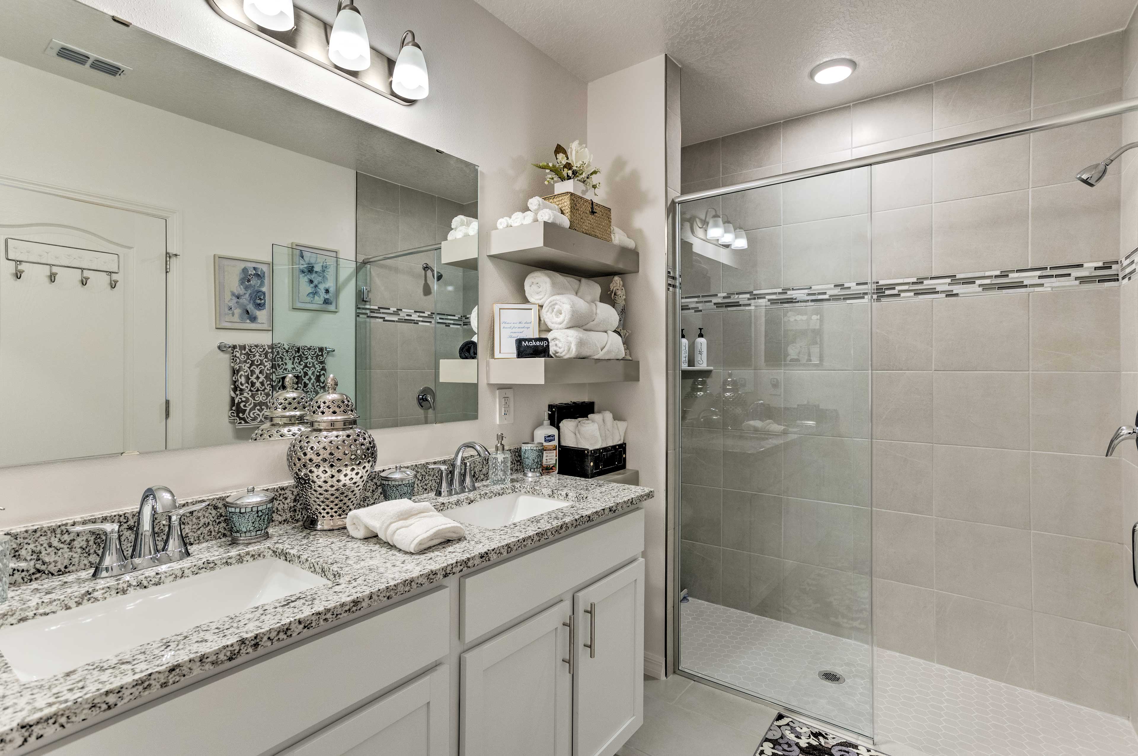 En-Suite Bathroom | Complimentary Toiletries | Walk-In Shower