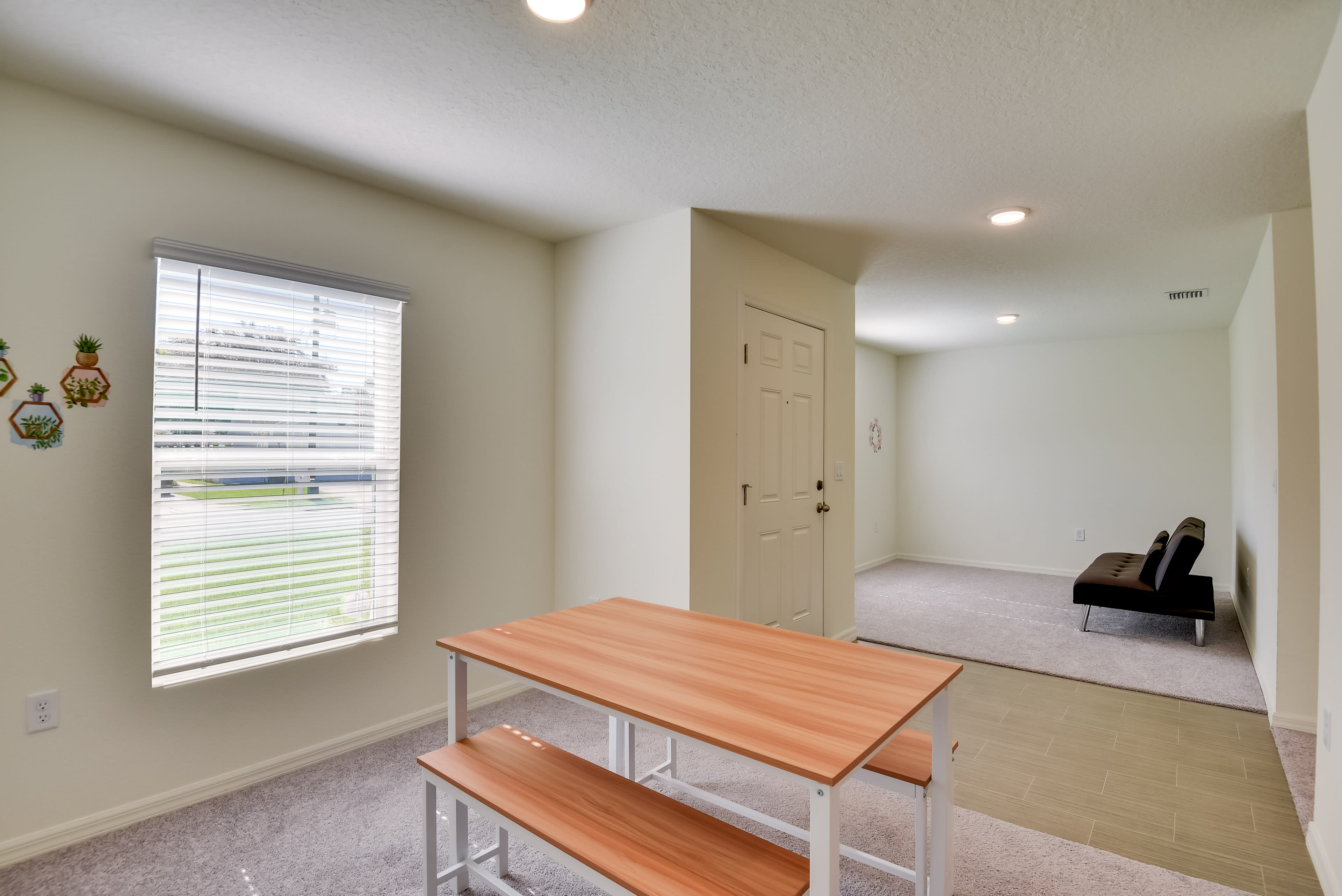 Dining Room | Dishware/Flatware