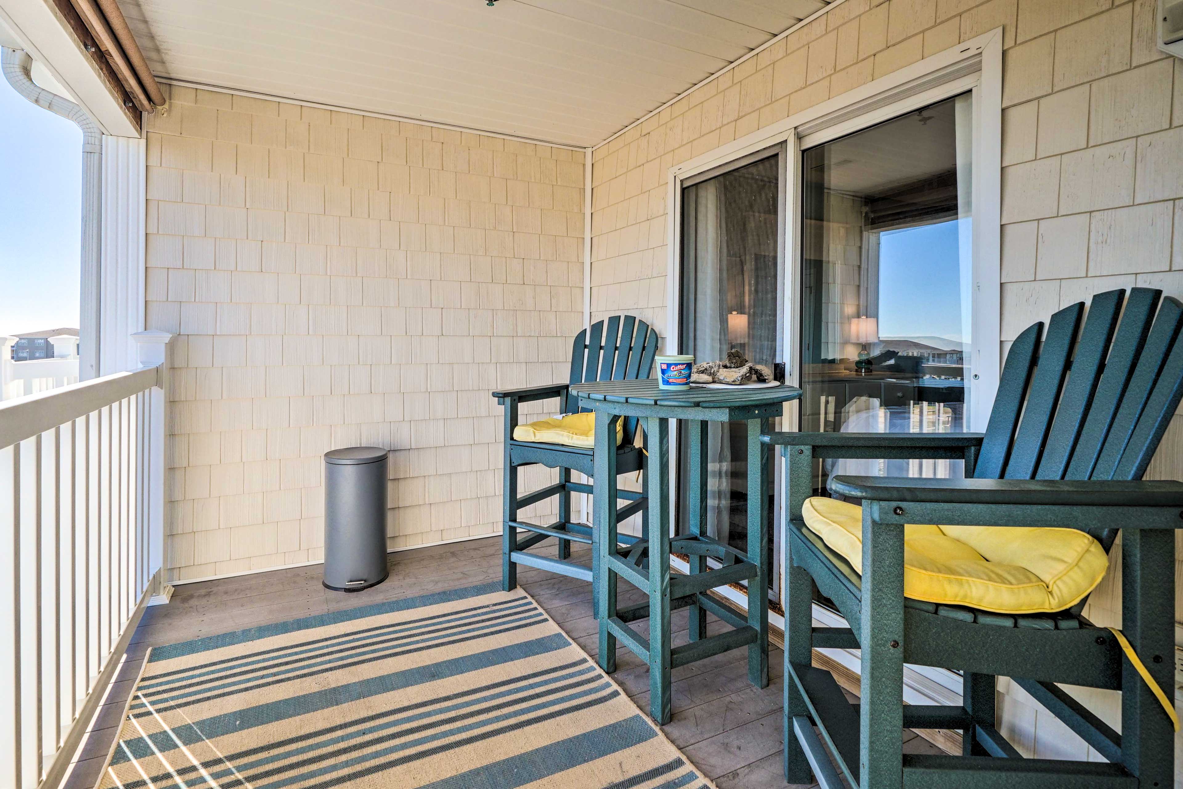 Private Balcony | Community Pool | ~2 Mi to Oak Island Pier