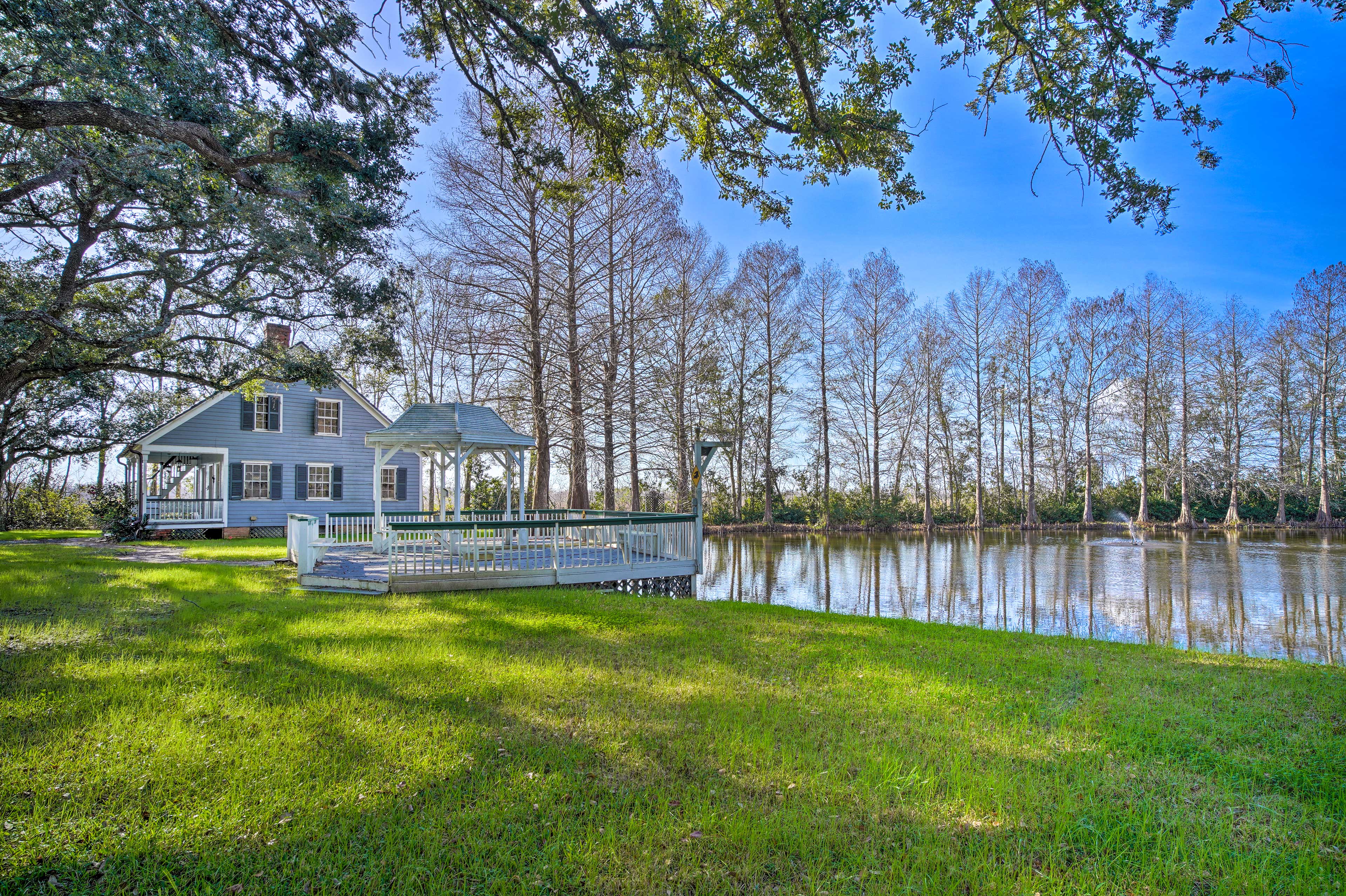 Shared Deck w/ Gazebo | Shared Pond Area